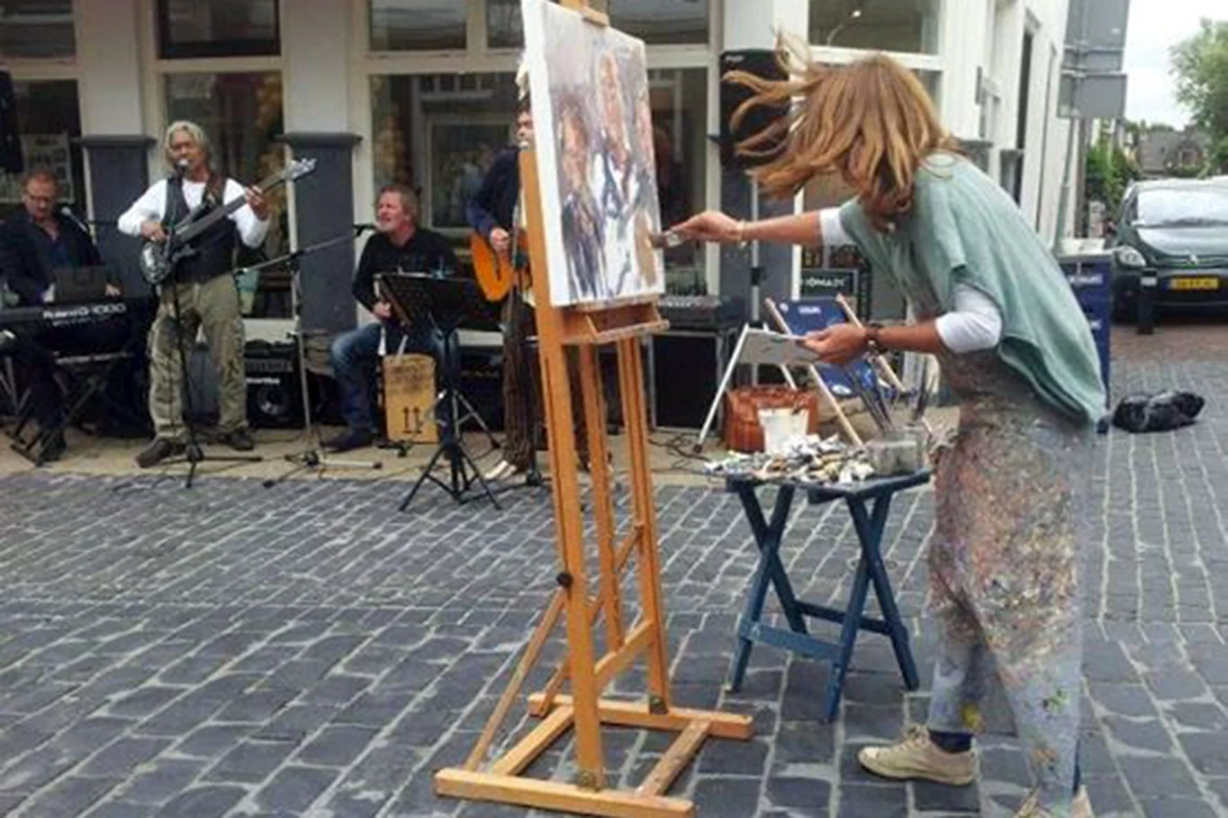 2012?_Naarden Aya schildert Ayaband.jpg