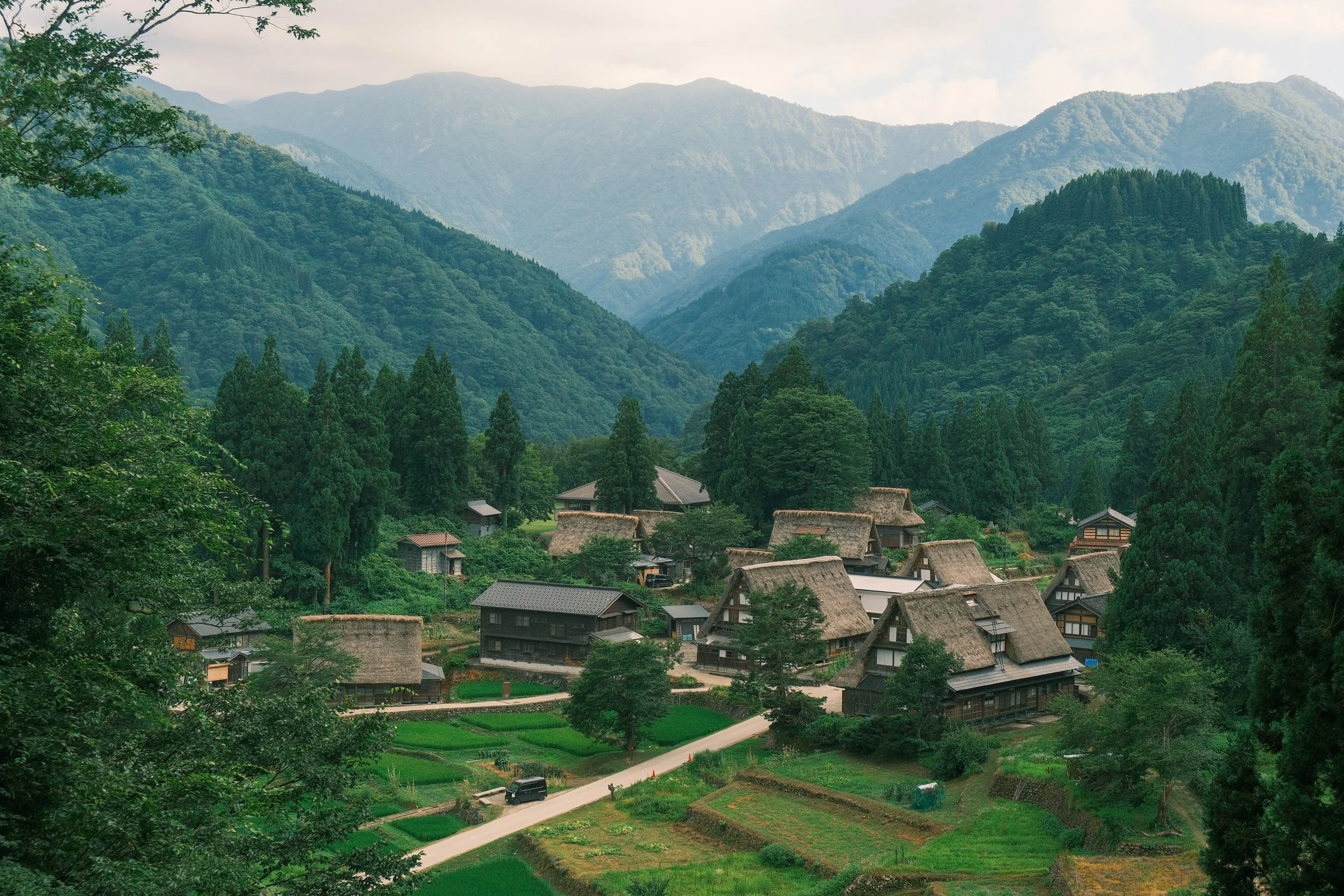 Japan Ainokura Village Landscape.jpg