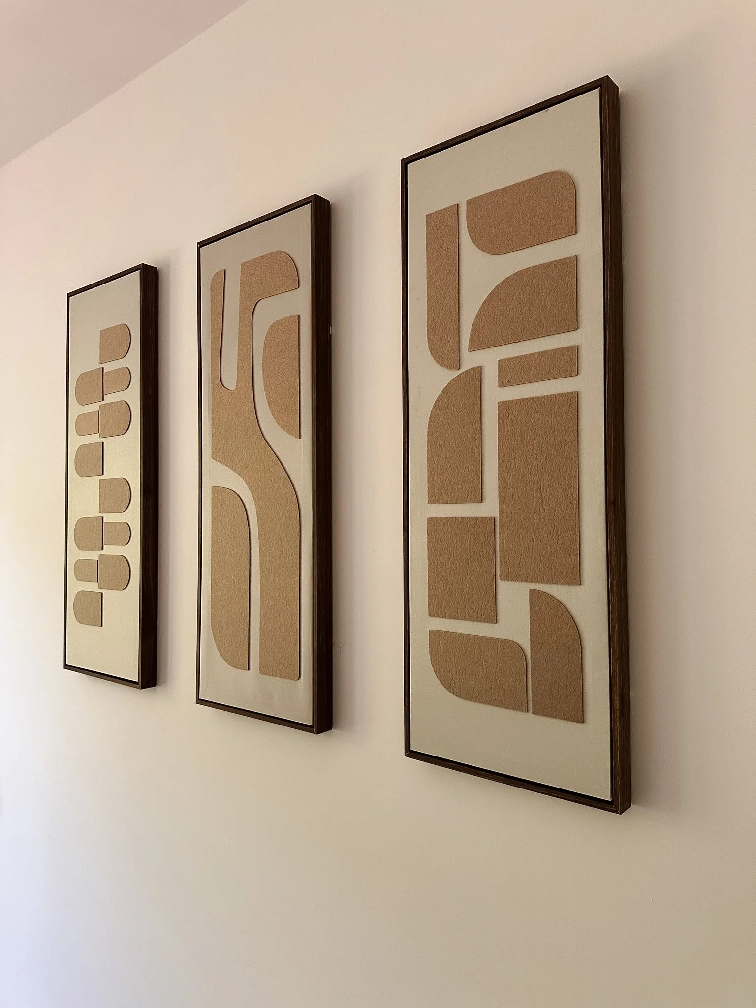 11. Triptyque de tableaux abstraits géométriques beige et marron, projet Gallieni