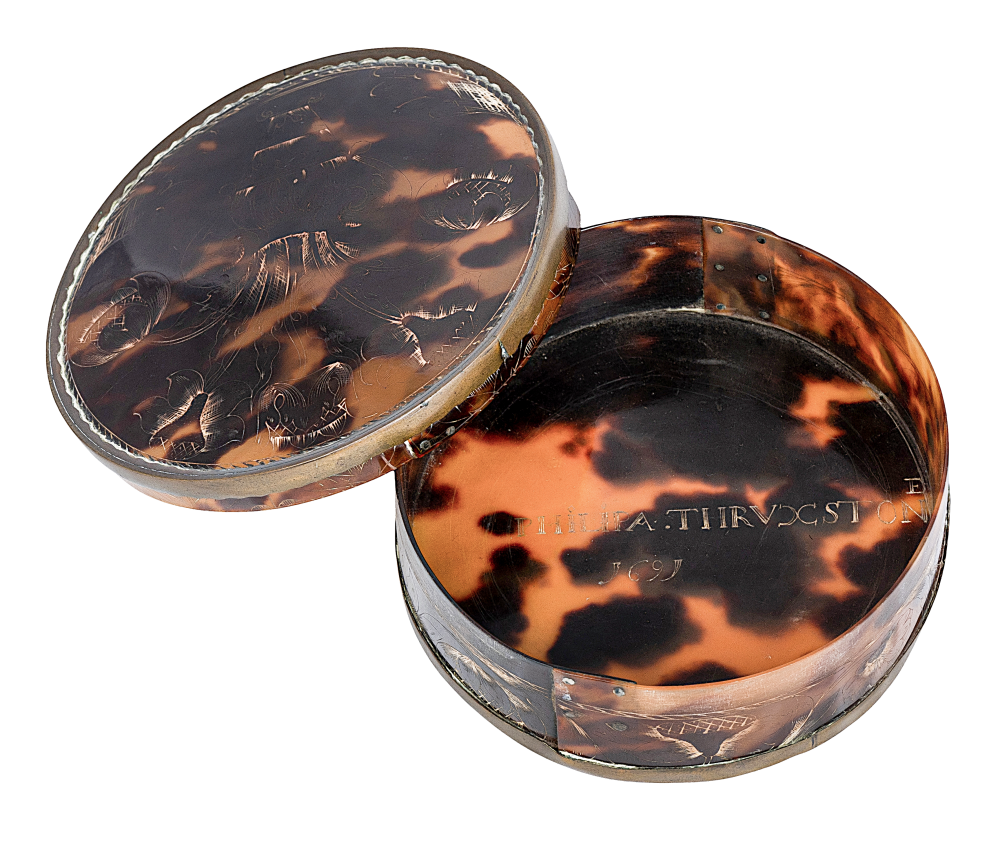Jamaican engraved tortoiseshell round box