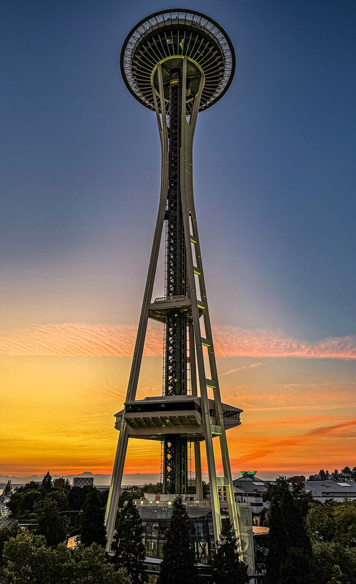 SPACE-NEEDLE-SUNSET-RYAN-TERRY-PHOTO.JPG