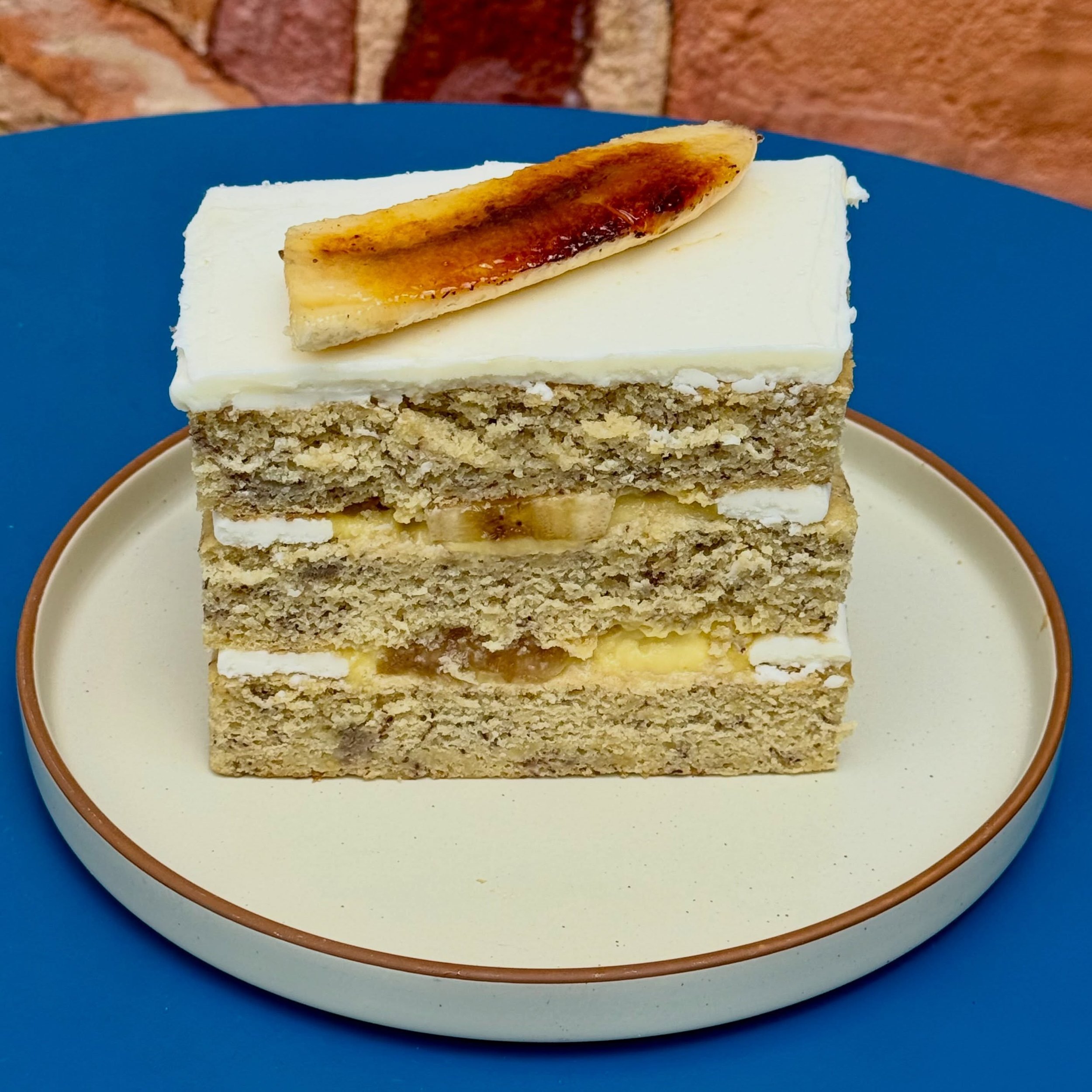 🍌BANANA CAKE🍌

Everyone&rsquo;s favorite from last summer is back, this time with 🥁🥁 EVEN MORE BANANA 🙂&zwj;↕️The flavor! The texture! The potassium! Sometimes the sequel IS better!

Banana cake with homemade vanilla pudding, banana slices &amp;