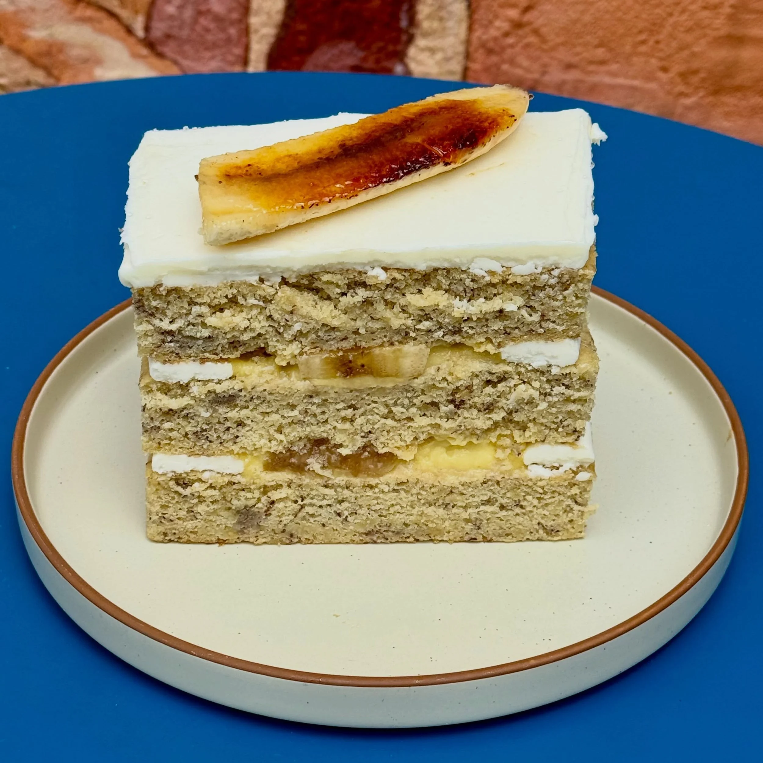 🍌BANANA CAKE🍌

Everyone&rsquo;s favorite from last summer is back, this time with 🥁🥁 EVEN MORE BANANA 🙂&zwj;↕️The flavor! The texture! The potassium! Sometimes the sequel IS better!

Banana cake with homemade vanilla pudding, banana slices &amp;