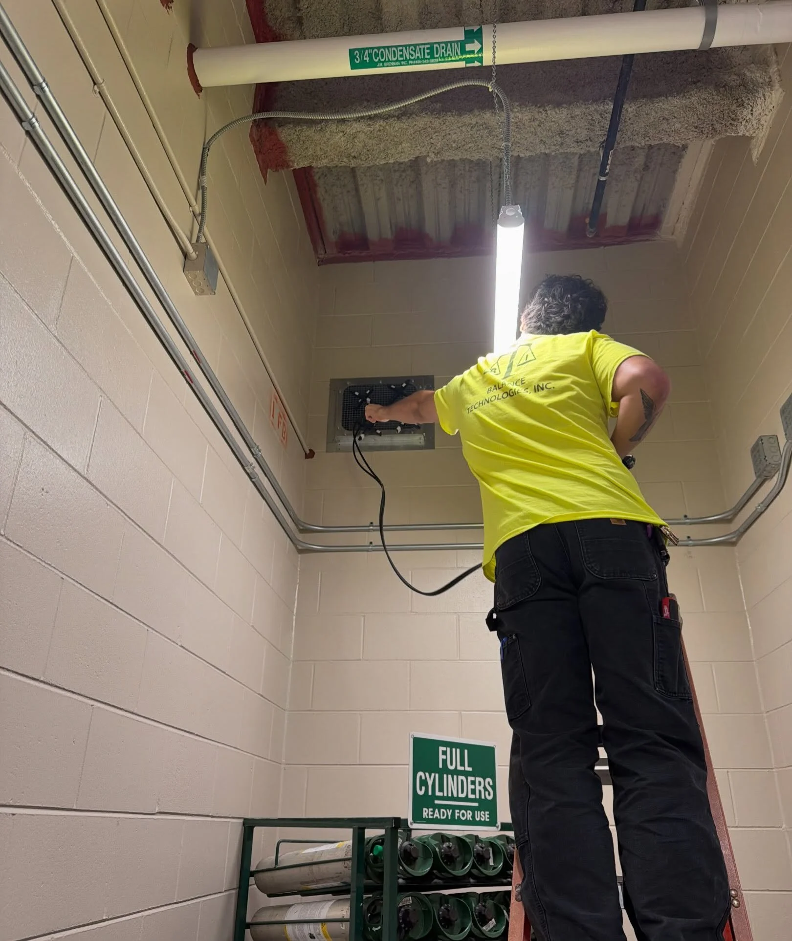 Catching the breeze from every angle! Performing velocity grid readings to ensure optimal system airflow, balance and peak performance. 🌬️🔧 #mke #airbalancing #onthejob