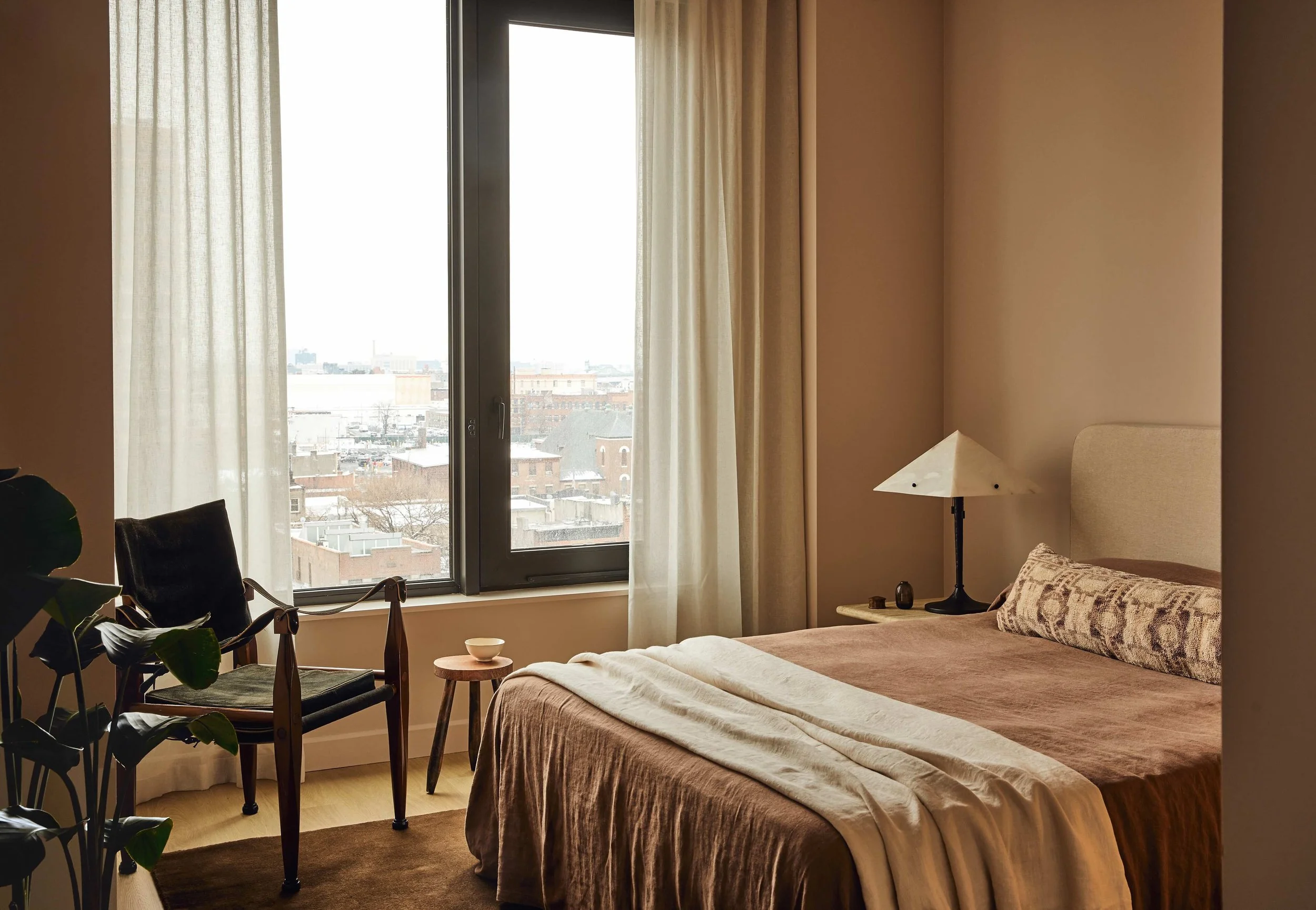 CH_Ash_World_Room_Service_655_Union_BK_315.jpeg