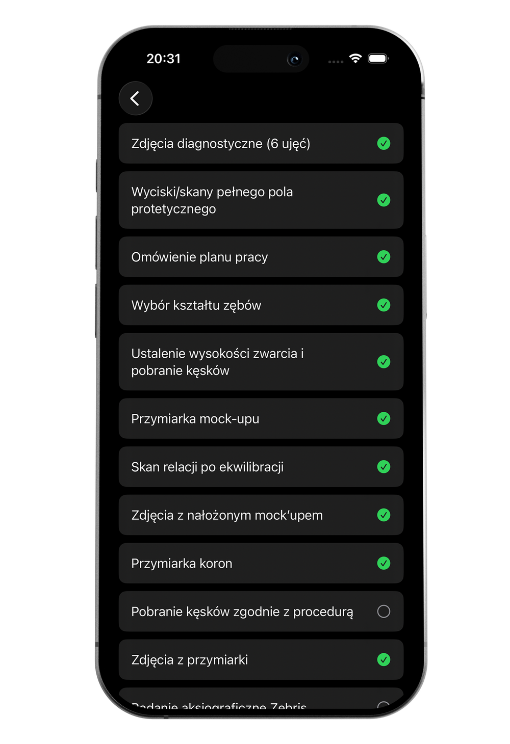 A smartphone screen displays a checklist in Polish with green check marks next to most items, and a menu at the top with the title 'Zdjęcia diagnostyczne (6 ujęć)'.
