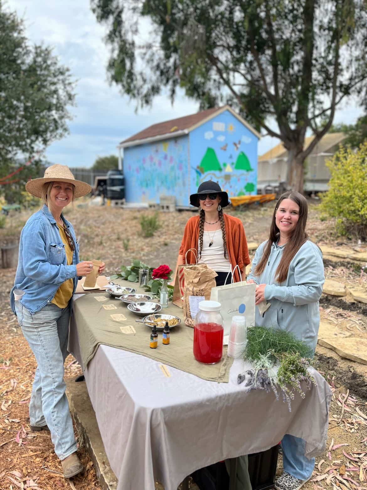 A special highlight from the family herbalism series with Whittney Sioux from @medicinal_herbarium! Sunday&rsquo;s session focused on immunity building, with medicinal plants harvested straight from the land and transformed into teas and rubs. Thank 
