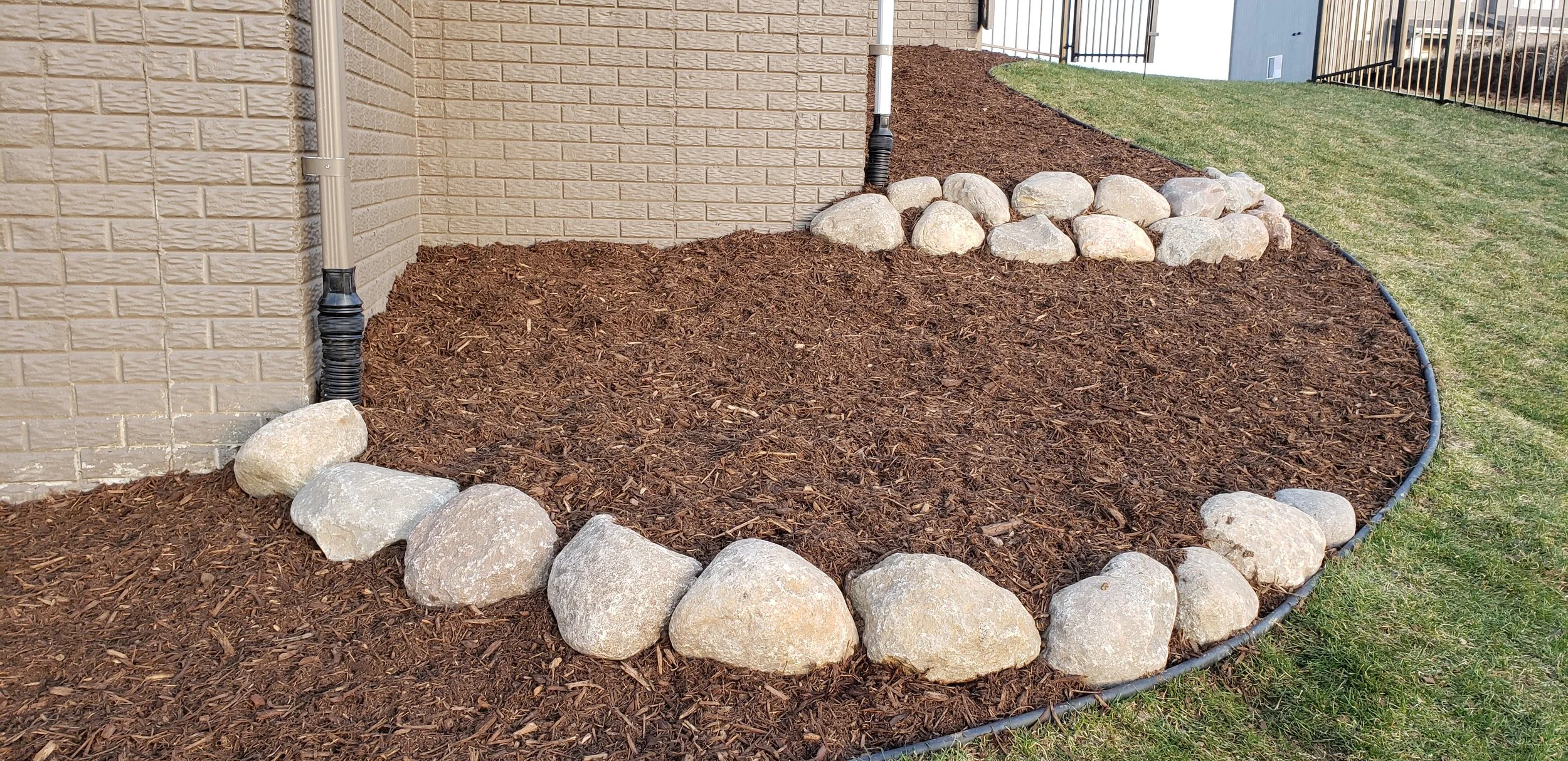 Natural wood mulch benefits