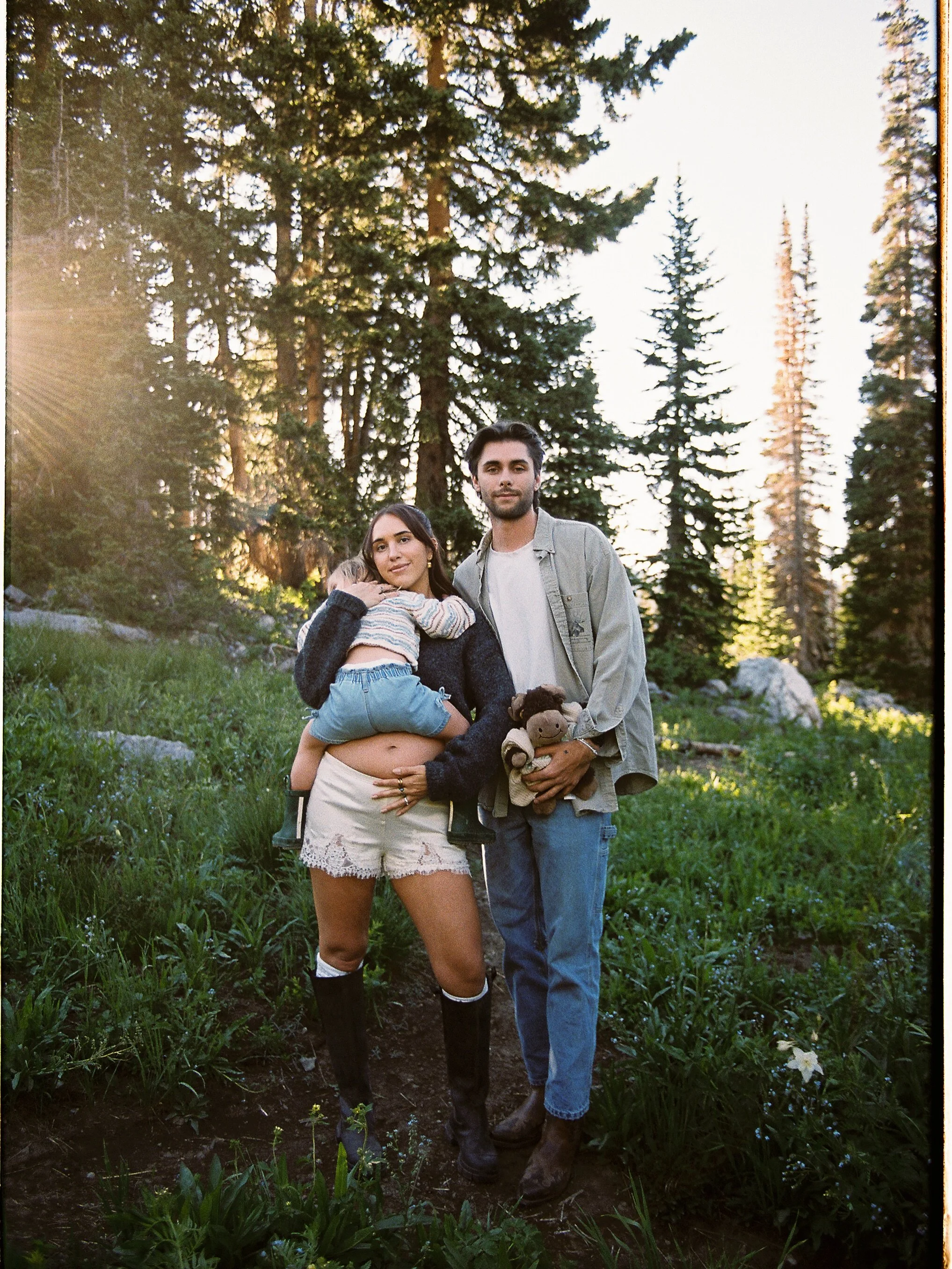 Our family is growing to 5. 🤍 Renn + Westley are getting a sibling this fall, and its been a tender road with this one. We miss our Westley everyday, and feel so thankful have his siblings joining us. ⭐️ Another year of pregnant and doing weddings!
