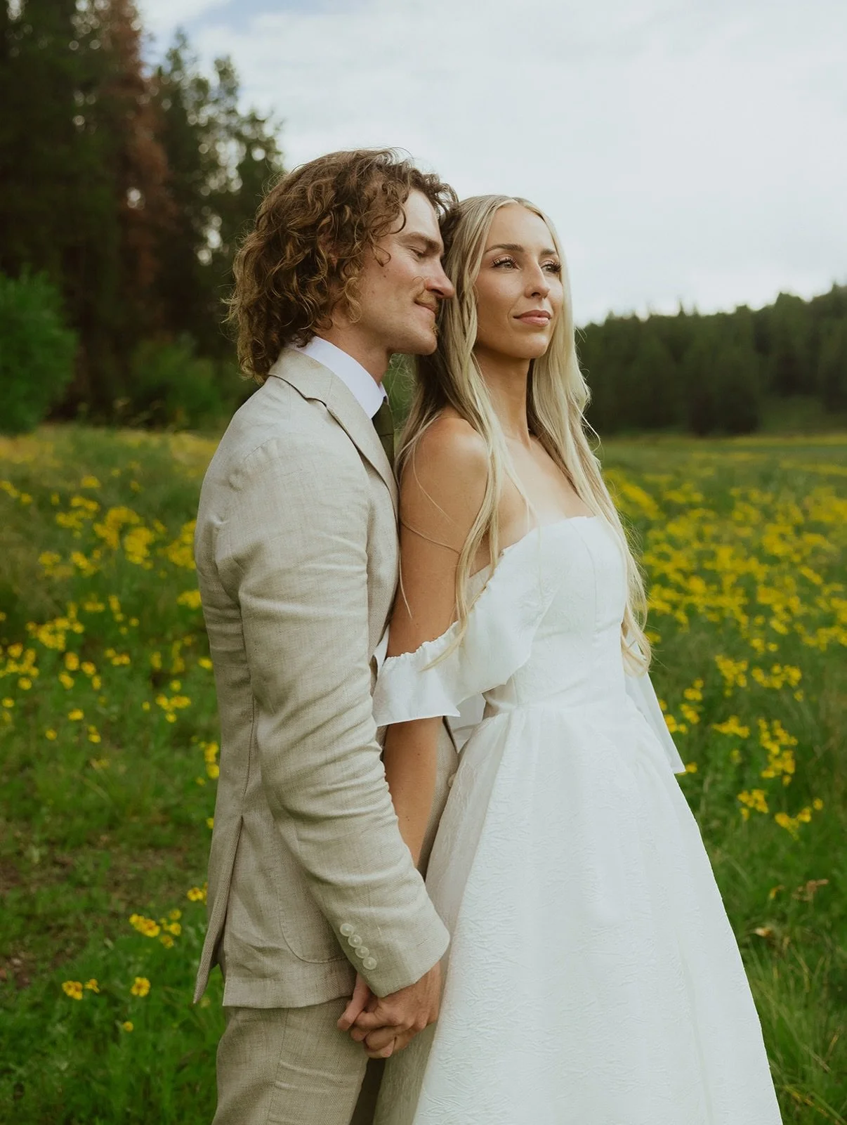 Kennedy + Devins Day in Idaho. 🌼 The weather forecasted rain showers all day, and right before their first look it was the heaviest downpour. 🌧️ It stopped just for us and the sun came out. Leaving the greens lush and colors bright. #weddingday