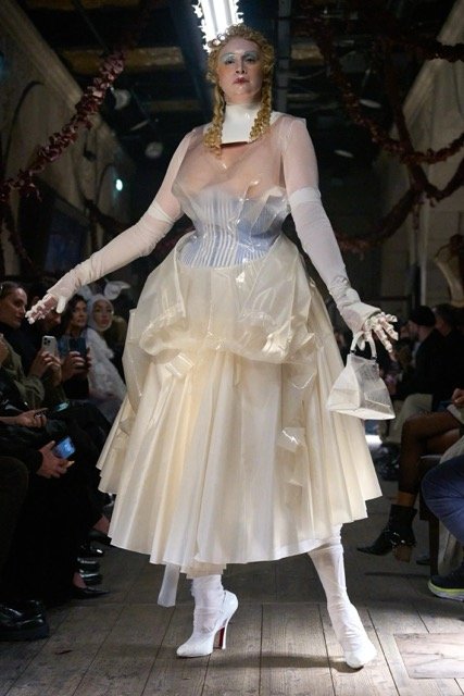 00043-maison-margiela-spring-2024-couture-credit-gorunway Medium.jpg