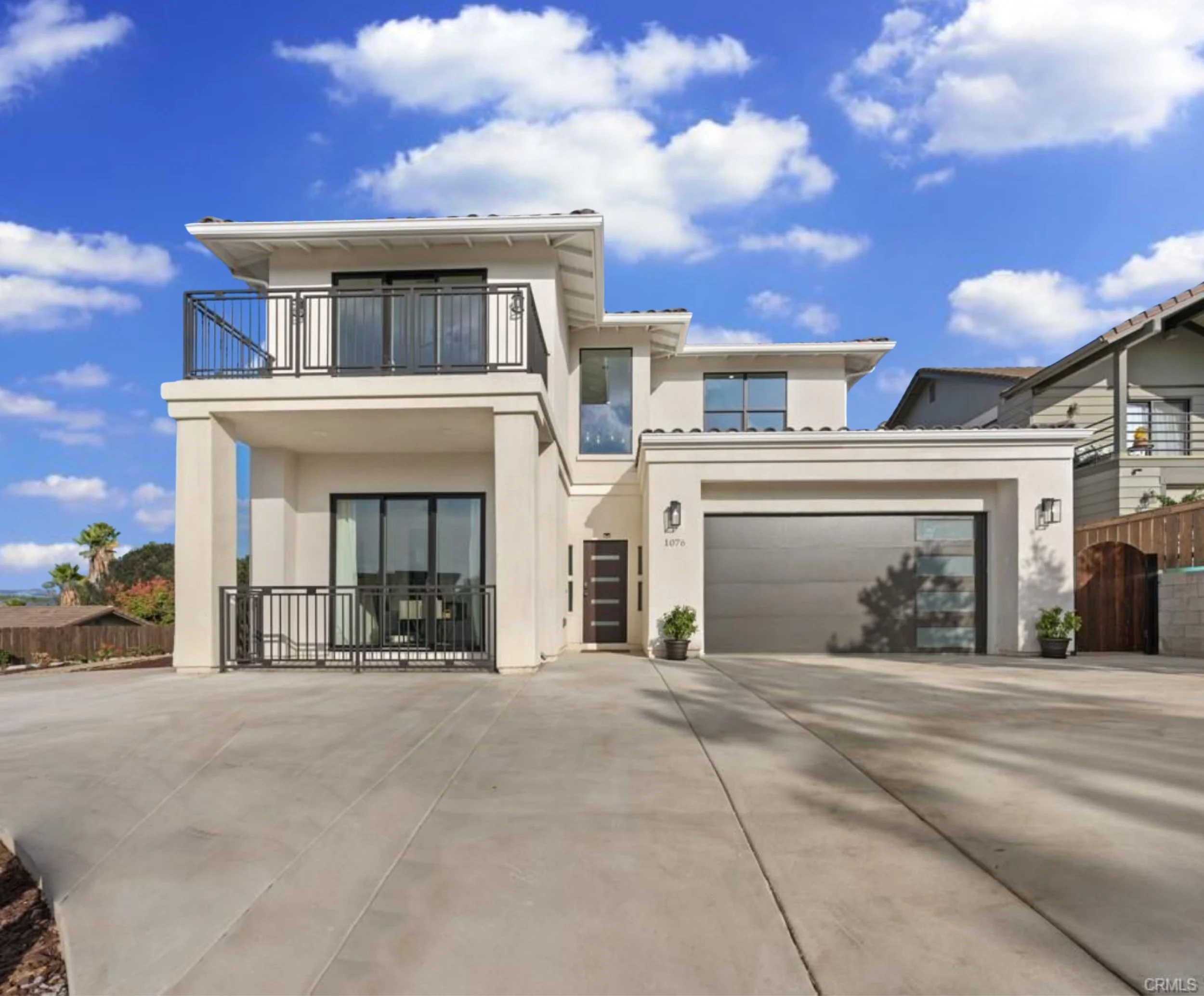 CIRCLE DR