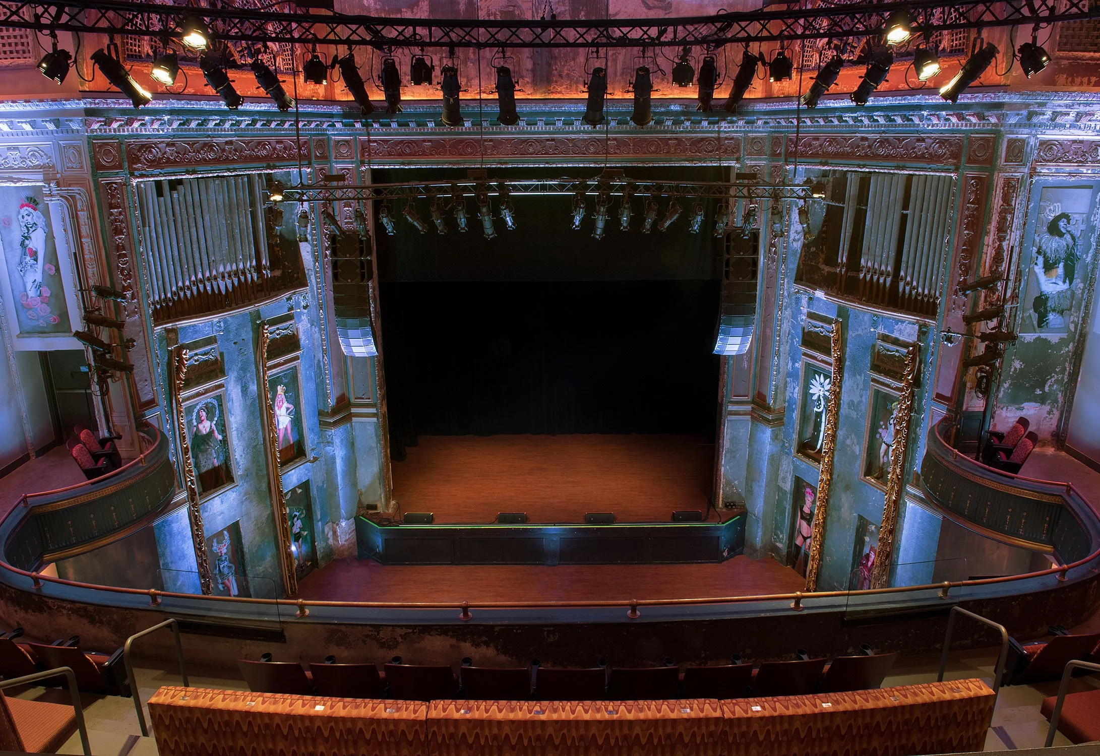 Theater2Web.jpg