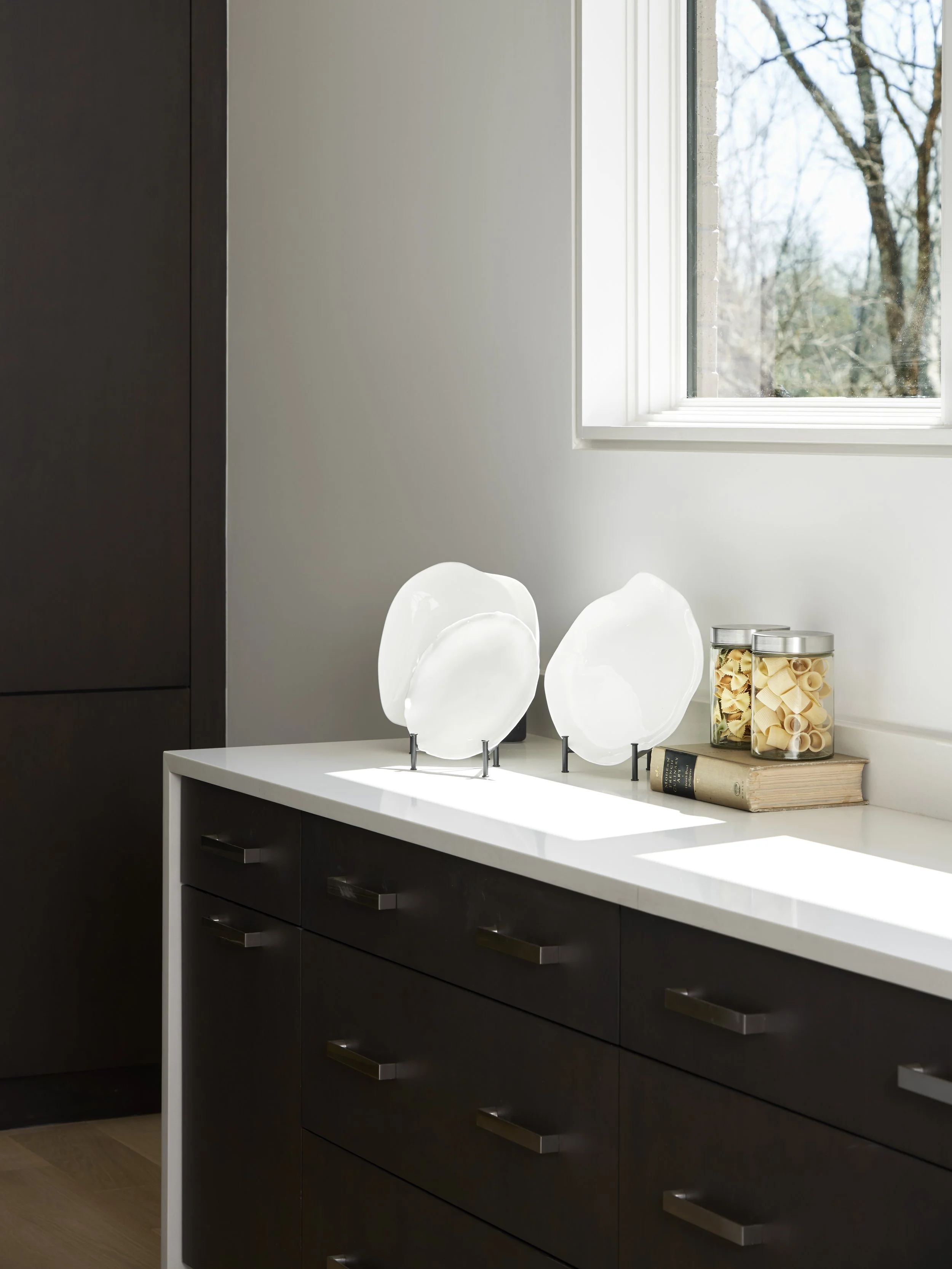 glass, countertop, plate, lower cabinets