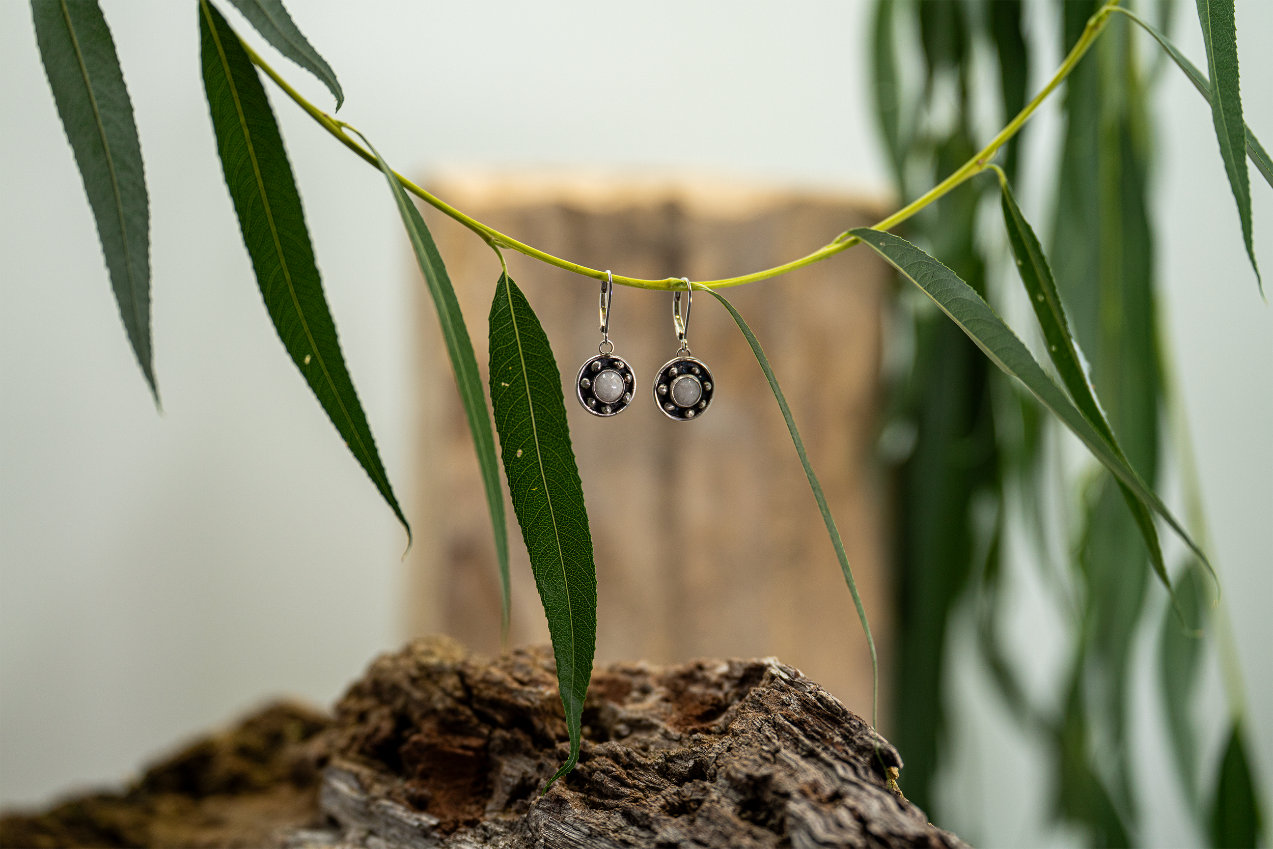 AVD09643-1_Ohrschmuck_quer.png