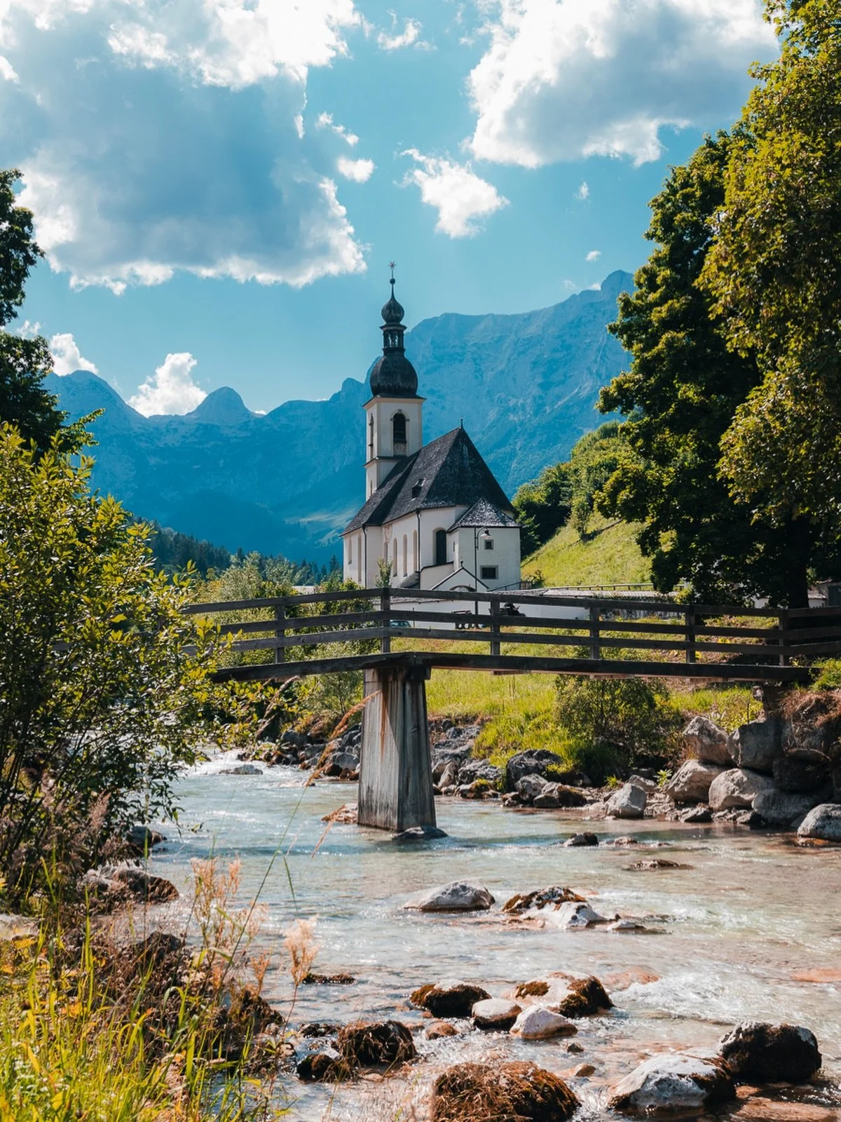 St. Sebastian, Ramsau. 🤍
Einer der meistfotografierten Flecken im Berchtesgadener Land &mdash; und man versteht sofort, warum.