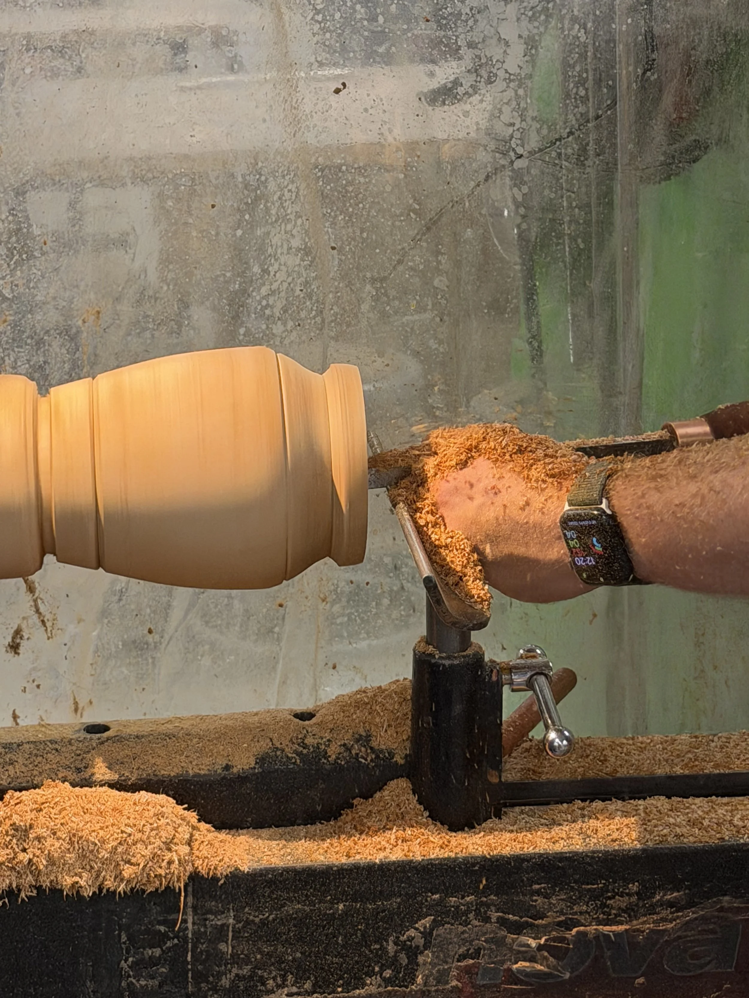 Woodturning a vase or urn, hollowing step
