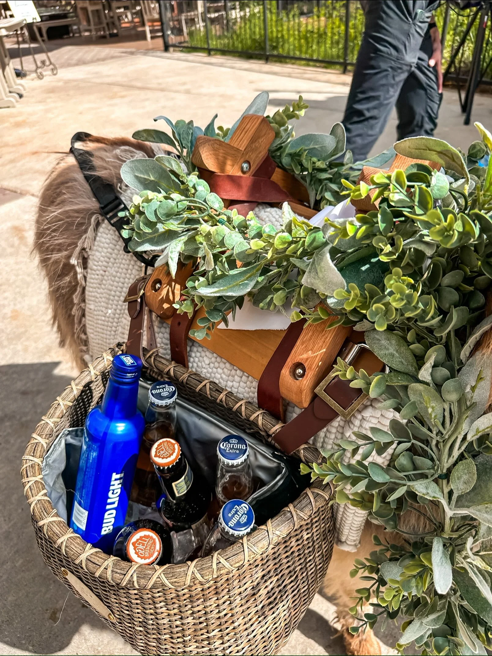 The little moments are often the ones guests remember most.

A cold drink offered by a friendly burro. A conversation sparked between strangers. A photo that ends up becoming everyone&rsquo;s favorite from the day.

Because every great event deserves