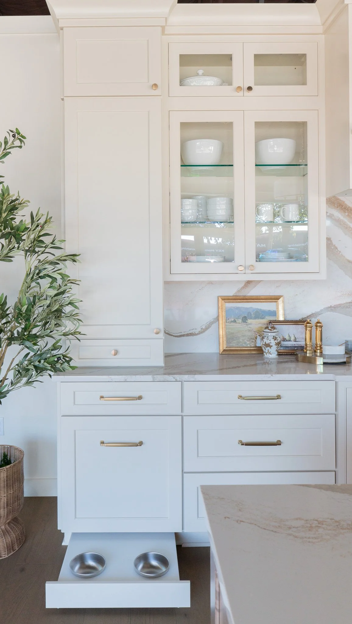 White Cabinets in a new kitchen Cabinet Showroom 