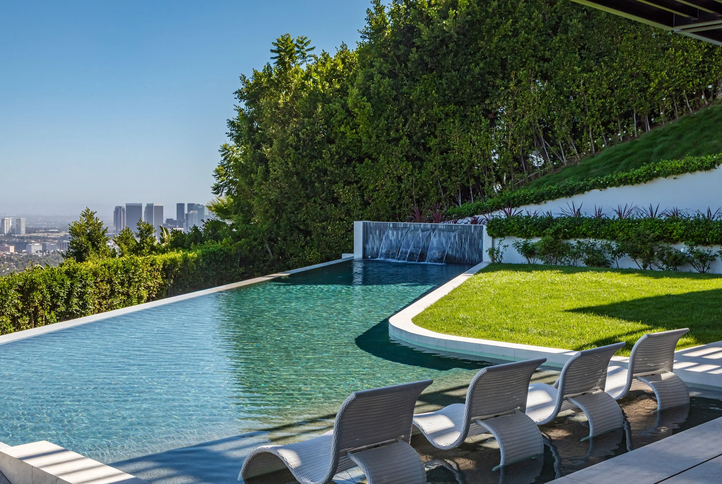 25 9364BeverlyCrestDrive021.jpg