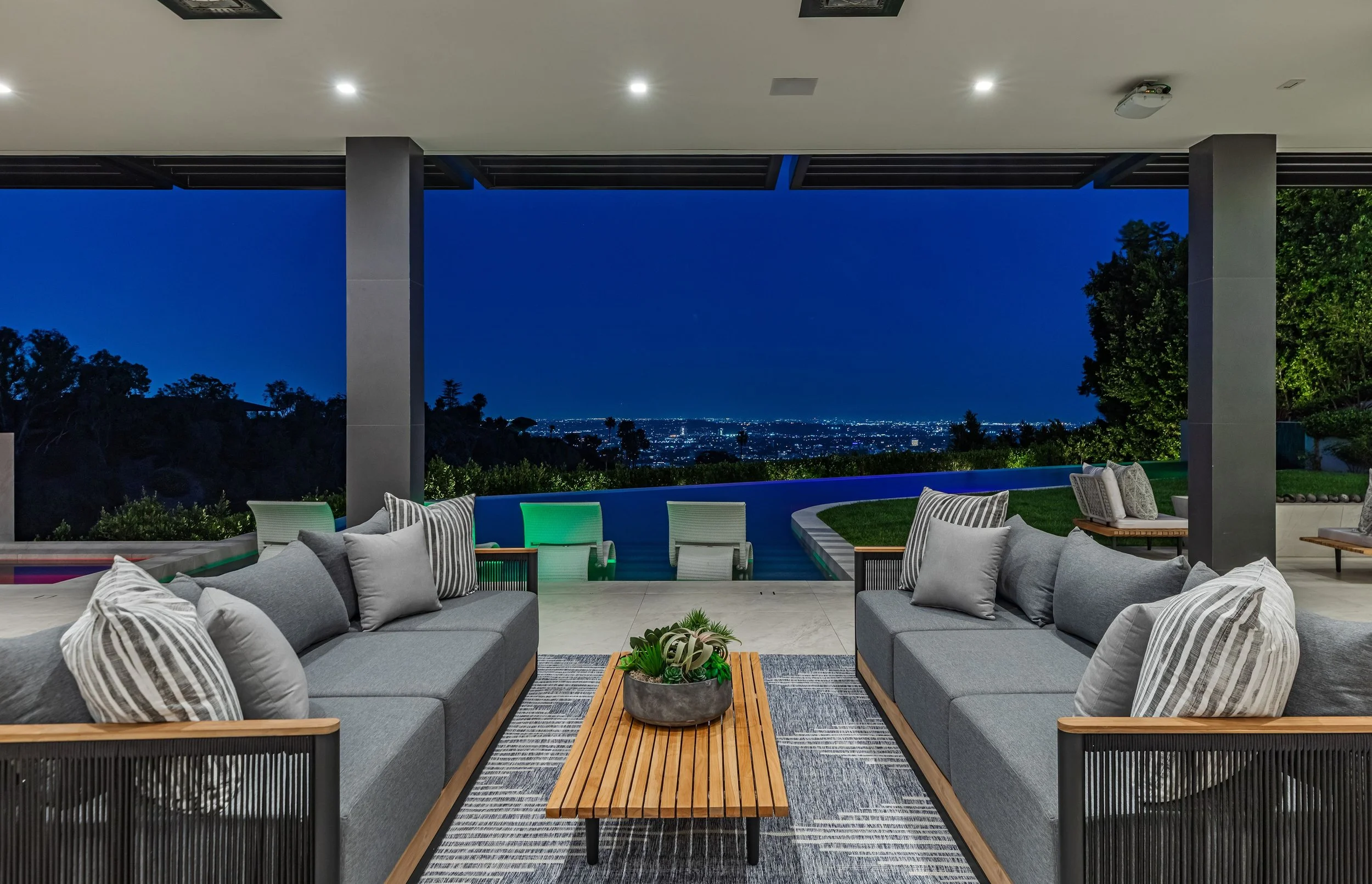 35 9364BeverlyCrestDrive105-PS.jpg