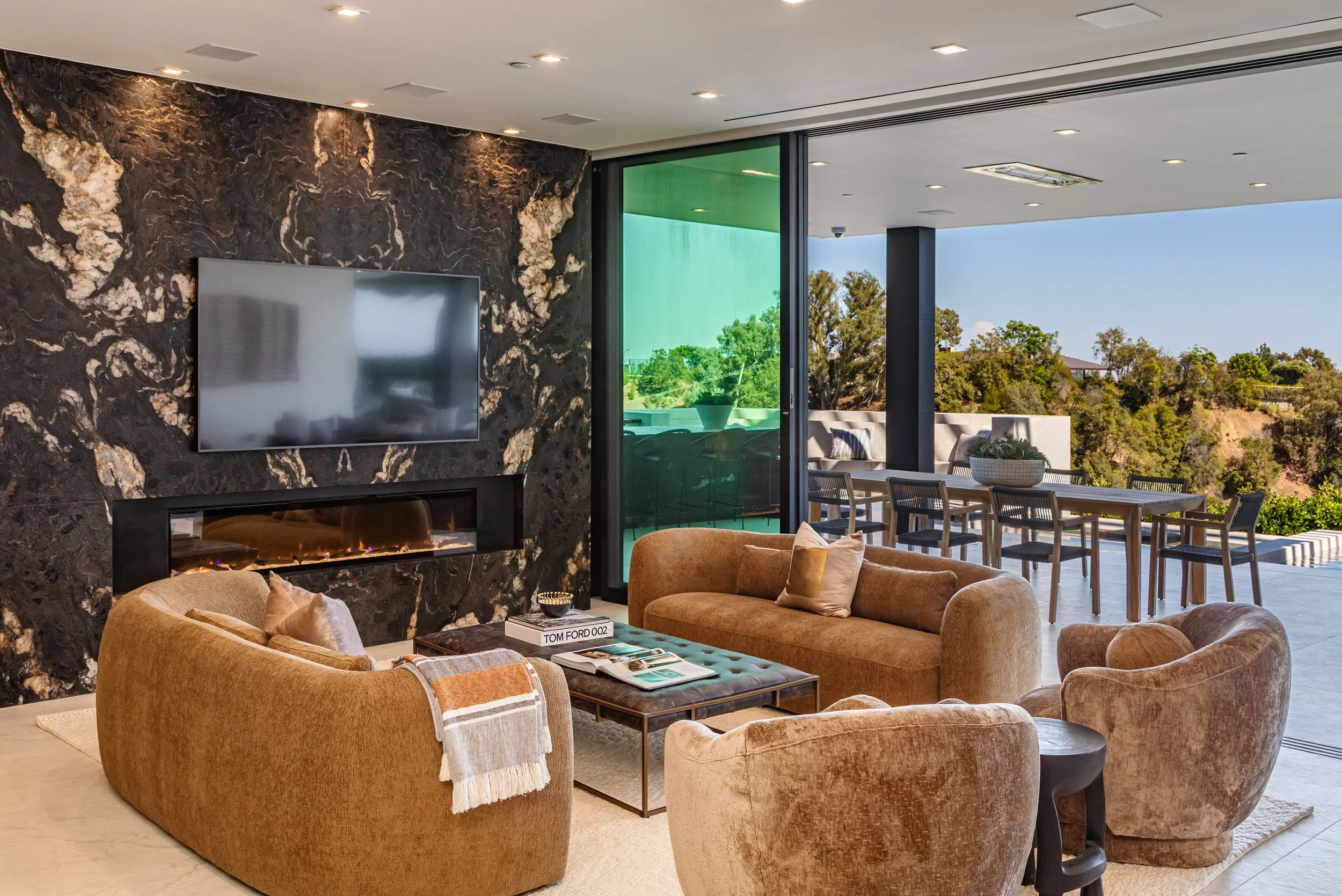 20 9364BeverlyCrestDrive041.jpg