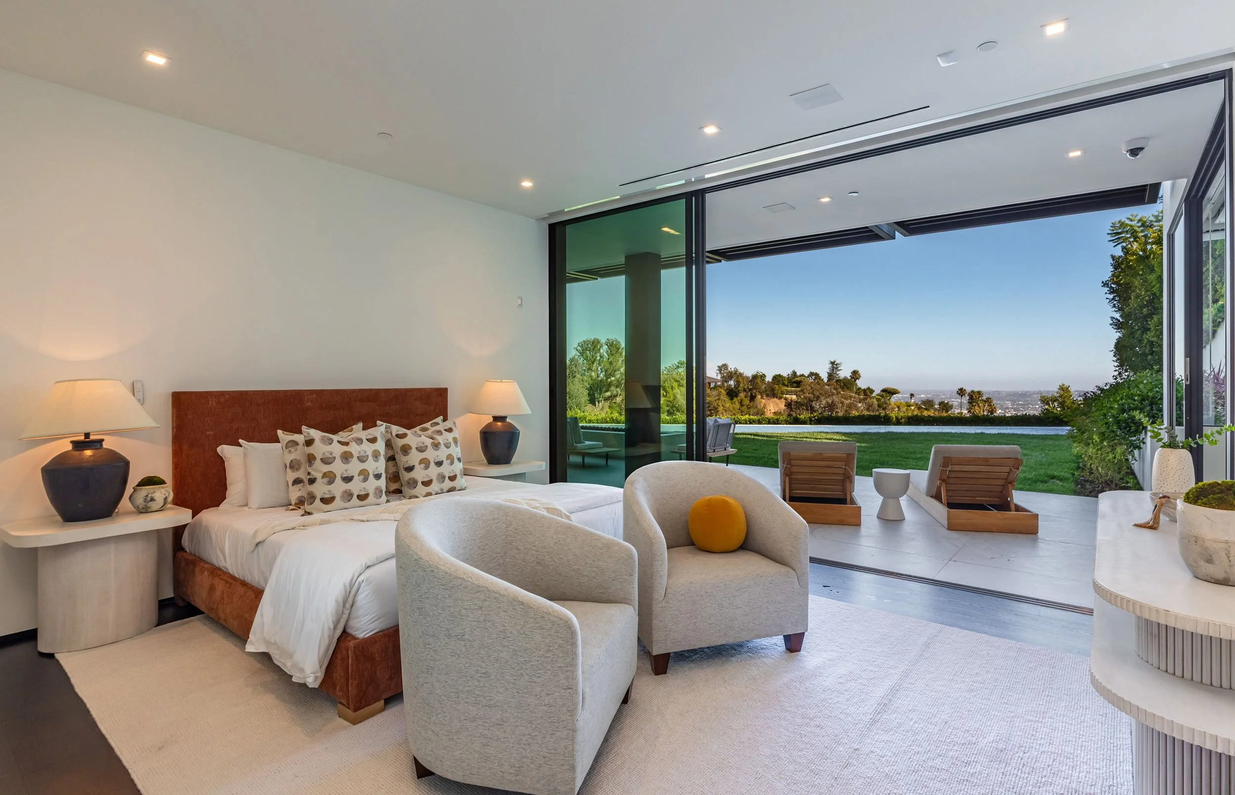 18 9364BeverlyCrestDrive051-PS.jpg