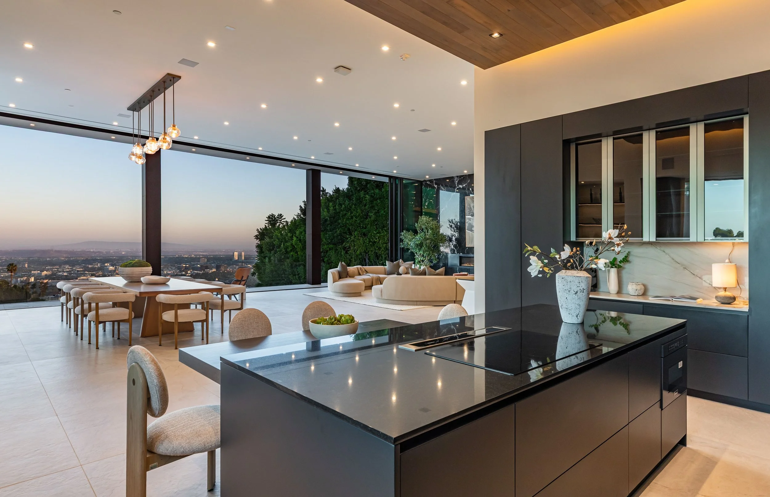 10 9364BeverlyCrestDrive088.jpg