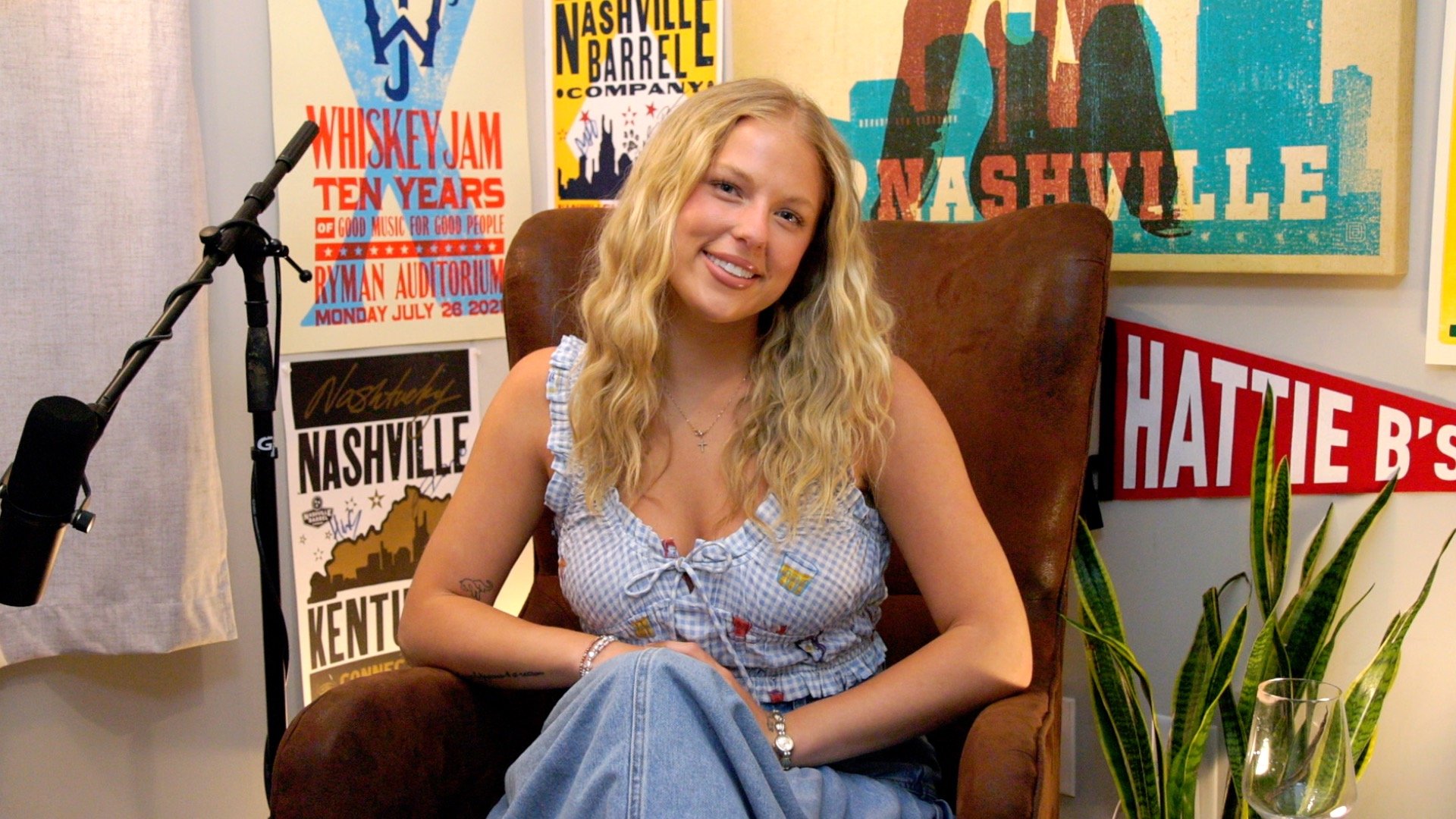 “Dear Dolly,” Tucker Wetmore &amp; Chasing the Nashville Dream | Ashley Anne