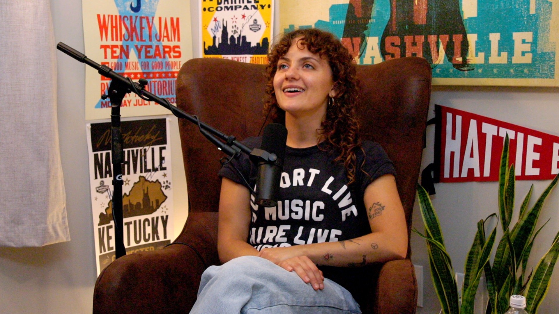 An Old Soul Making Modern Americana | Izzy Mahoubi