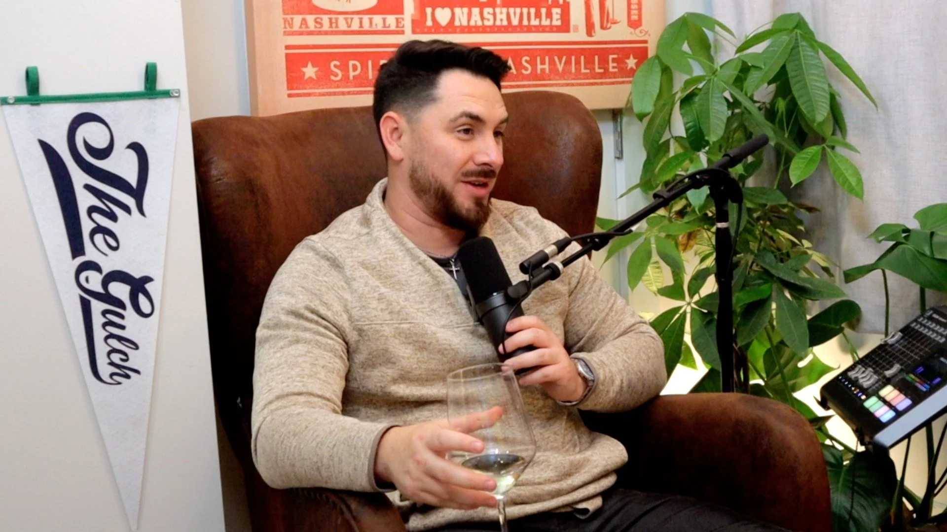 Tony Mendoza, host of Heart of the Gulch, interviews Ashley Anne about songwriting, new music, and her growing country music career.