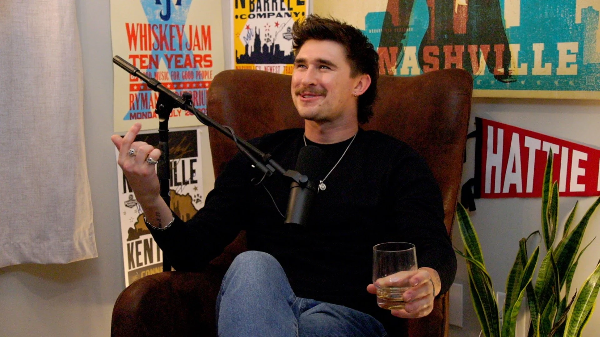Scottish country artist Chris Andreucci discusses his Nashville career on Heart of the Gulch.