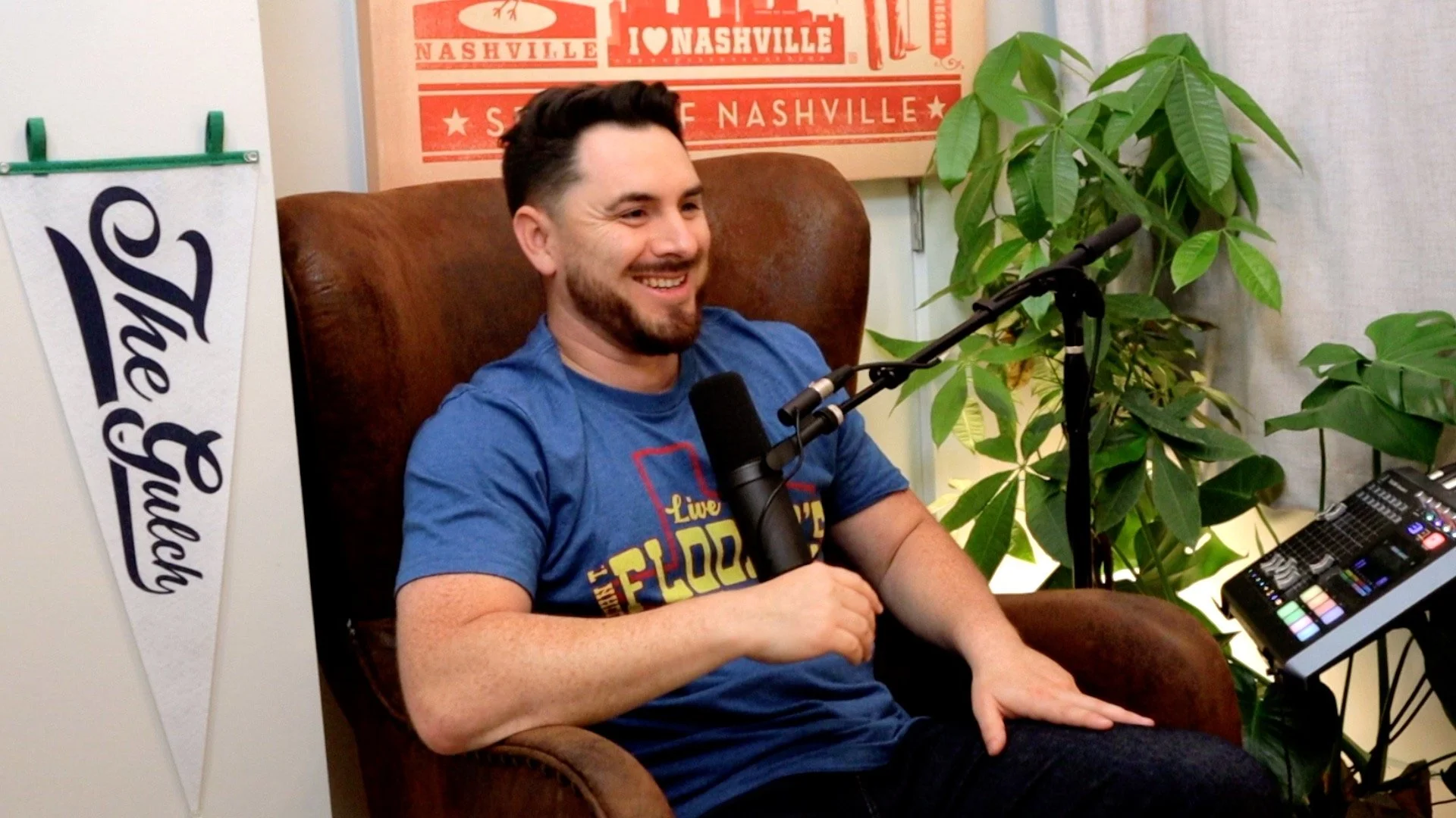 Tony Mendoza, host of Heart of the Gulch, interviews Jaid Joice about “Vagabond,” songwriting, her upcoming music, and building her career in Nashville.