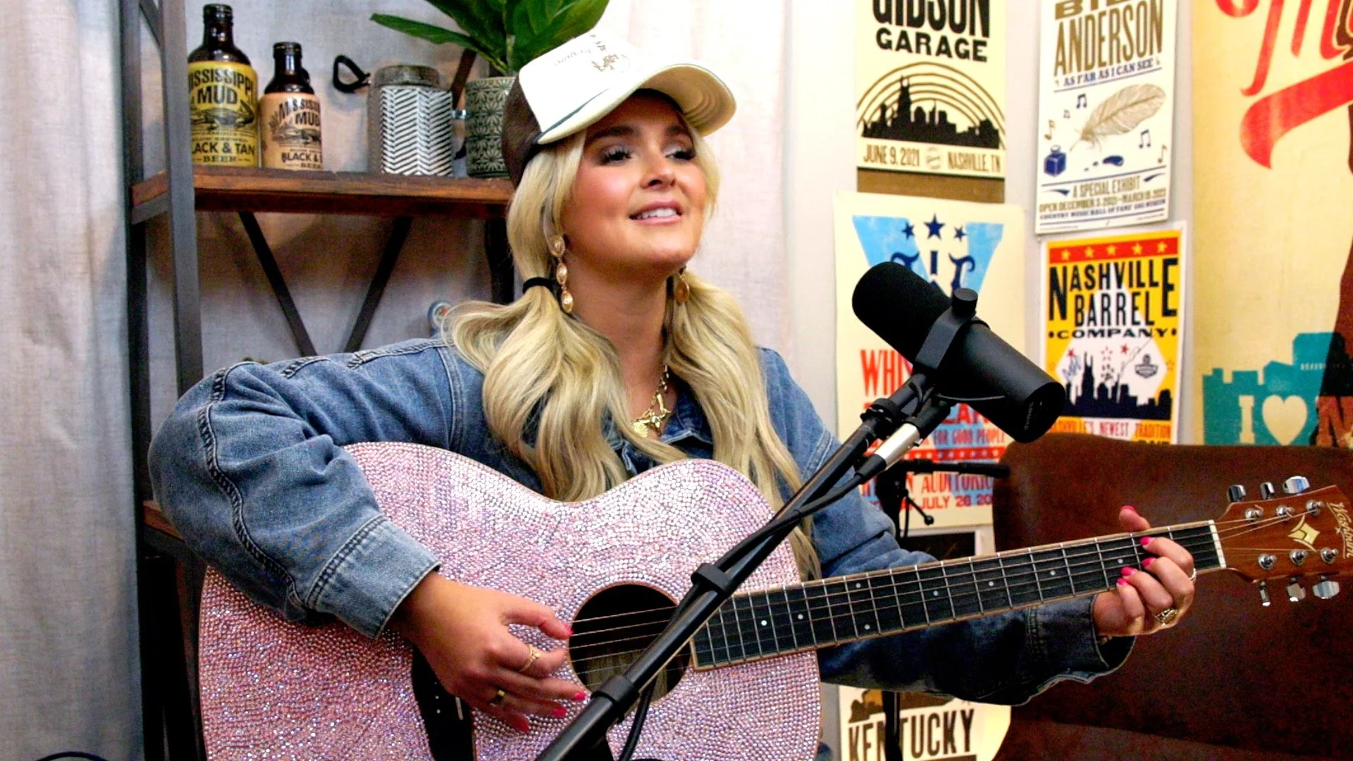 Charly Reynolds performs “Visiting Hours” live for Heart of the Gulch in Nashville, Tennessee.