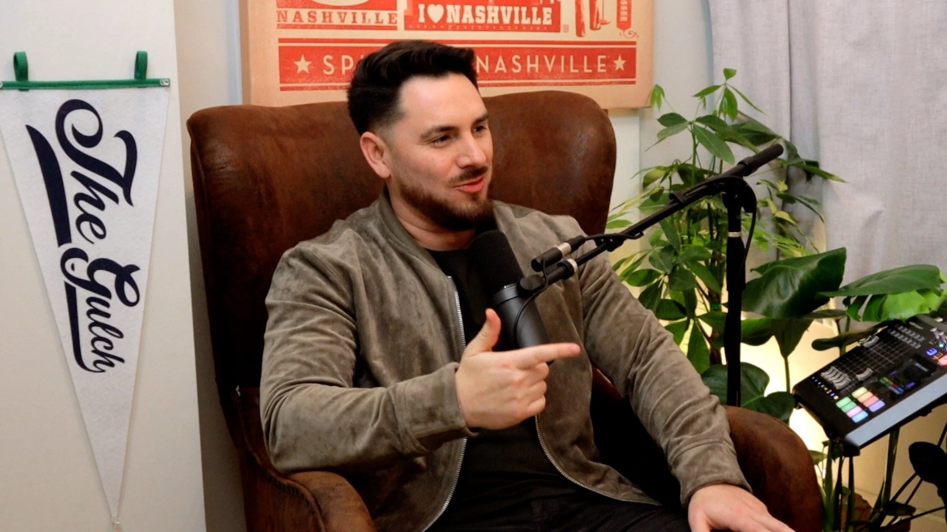 Tony Mendoza interviews Canadian country-rock artist Devin Cooper for Heart of the Gulch in Nashville.