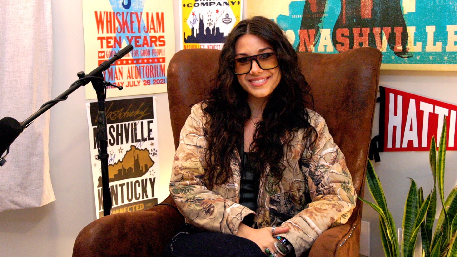 Canadian country artist Shantaia inside the Heart of the Gulch studio in Nashville for an exclusive country music interview.