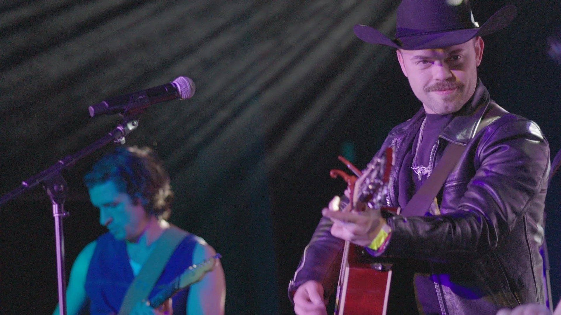 Country singer-songwriter Sammy Arriaga delivers an exclusive live studio performance for Heart of the Gulch in Nashville.