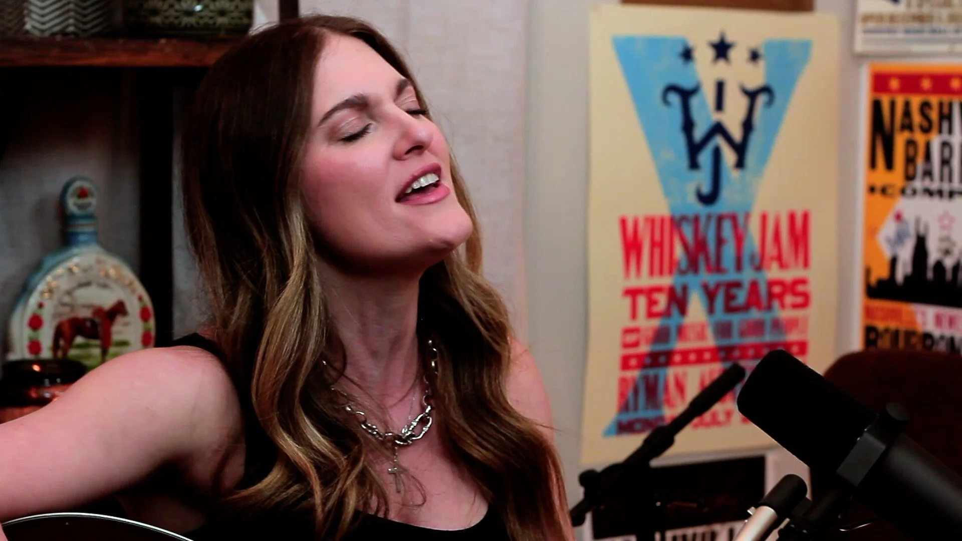 Kasey Tyndall performs “Crystal Methodist” live inside the Heart of the Gulch studio in Nashville.