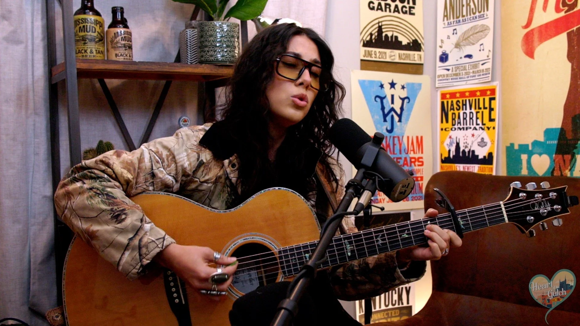 Country singer-songwriter Shantaia delivers an exclusive live studio performance of “Faster Horses” for Heart of the Gulch in Nashville.