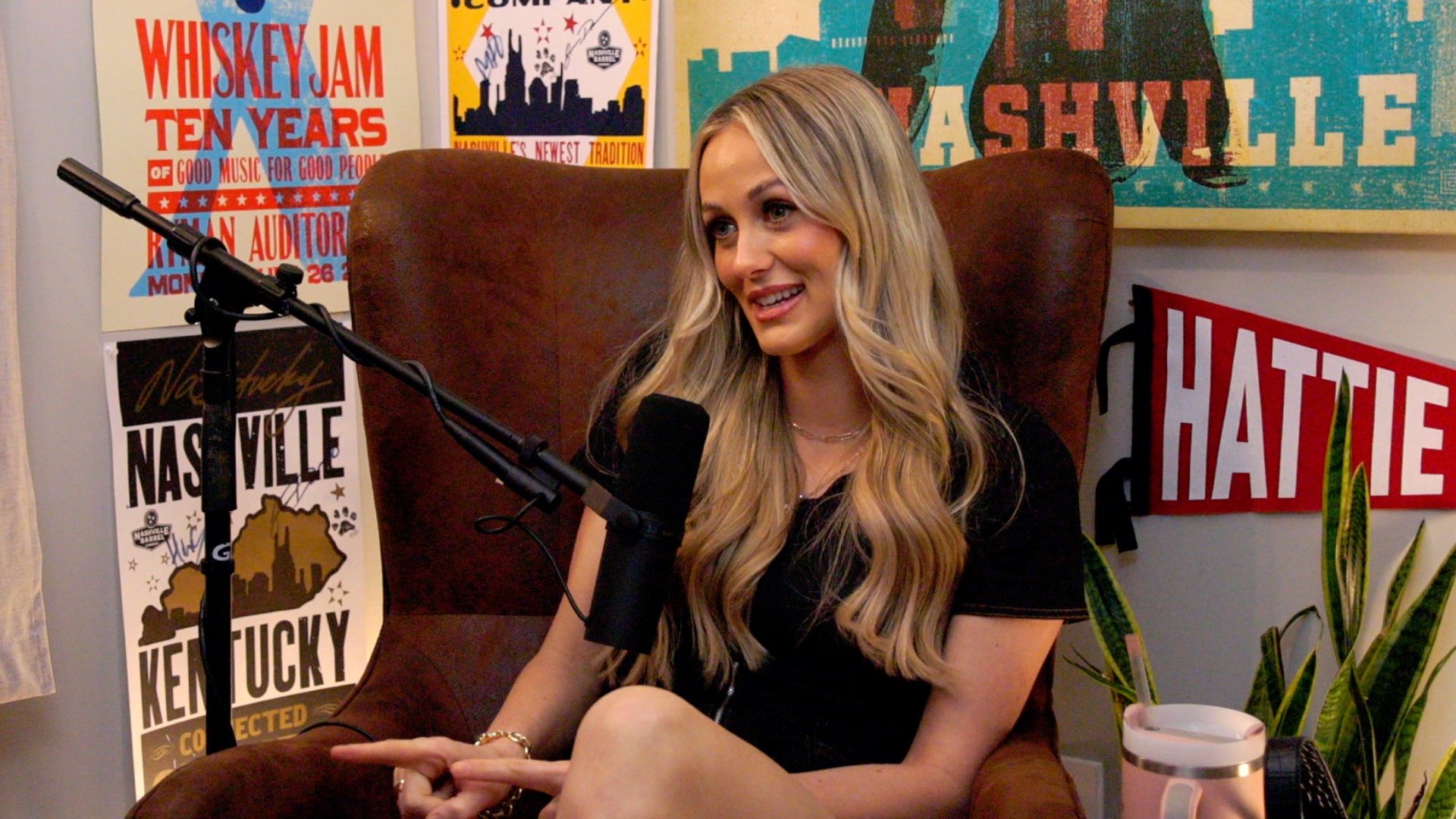 Elizabeth Jo discusses “South Dakota Did,” “Ride Away Cowboy” and her Nashville country music journey on Heart of the Gulch.