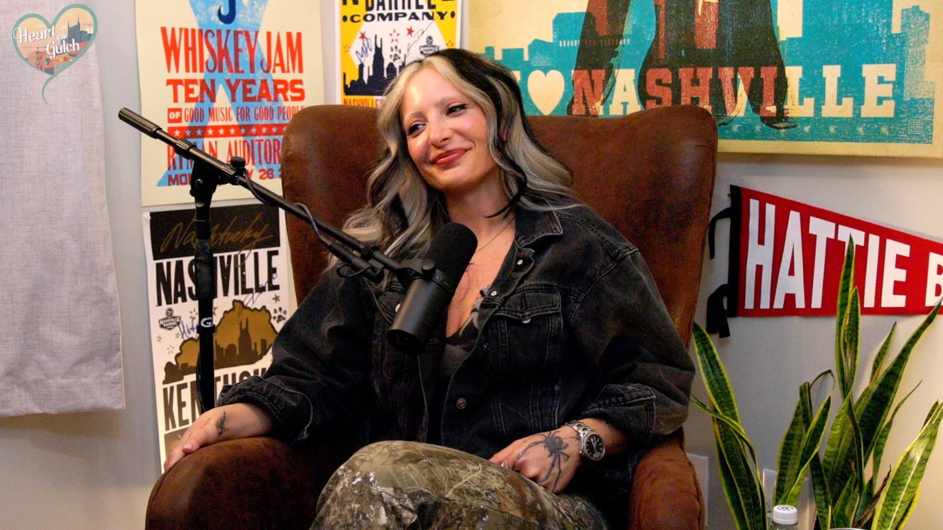 Texas and Tennessee-rooted artist Lou Ridley talks songwriting, new music, and creating songs for blue-collar women, outsiders, and people who have felt voiceless on Heart of the Gulch.