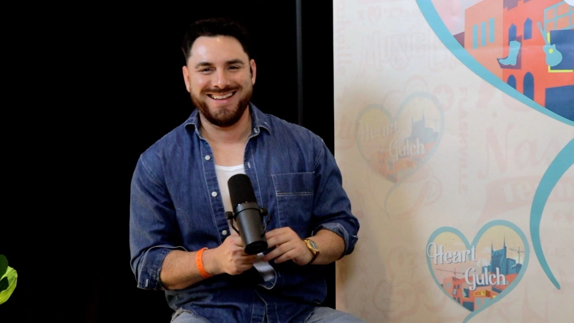Tony Mendoza interviews country artist Presley Tennant during CMA Fest 2025 in Nashville.