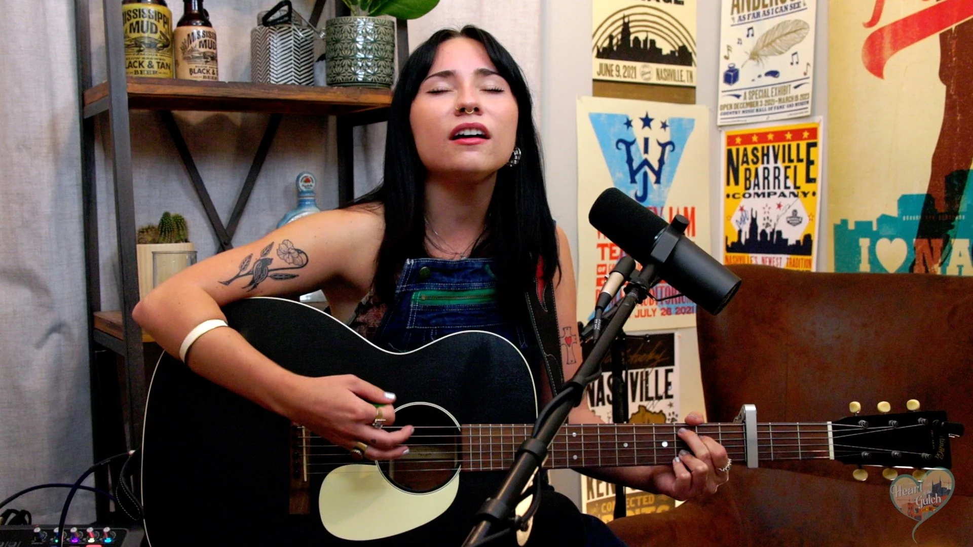 Jaid Joice delivers a soulful live studio performance of “Vagabond” exclusively for Heart of the Gulch in Nashville.