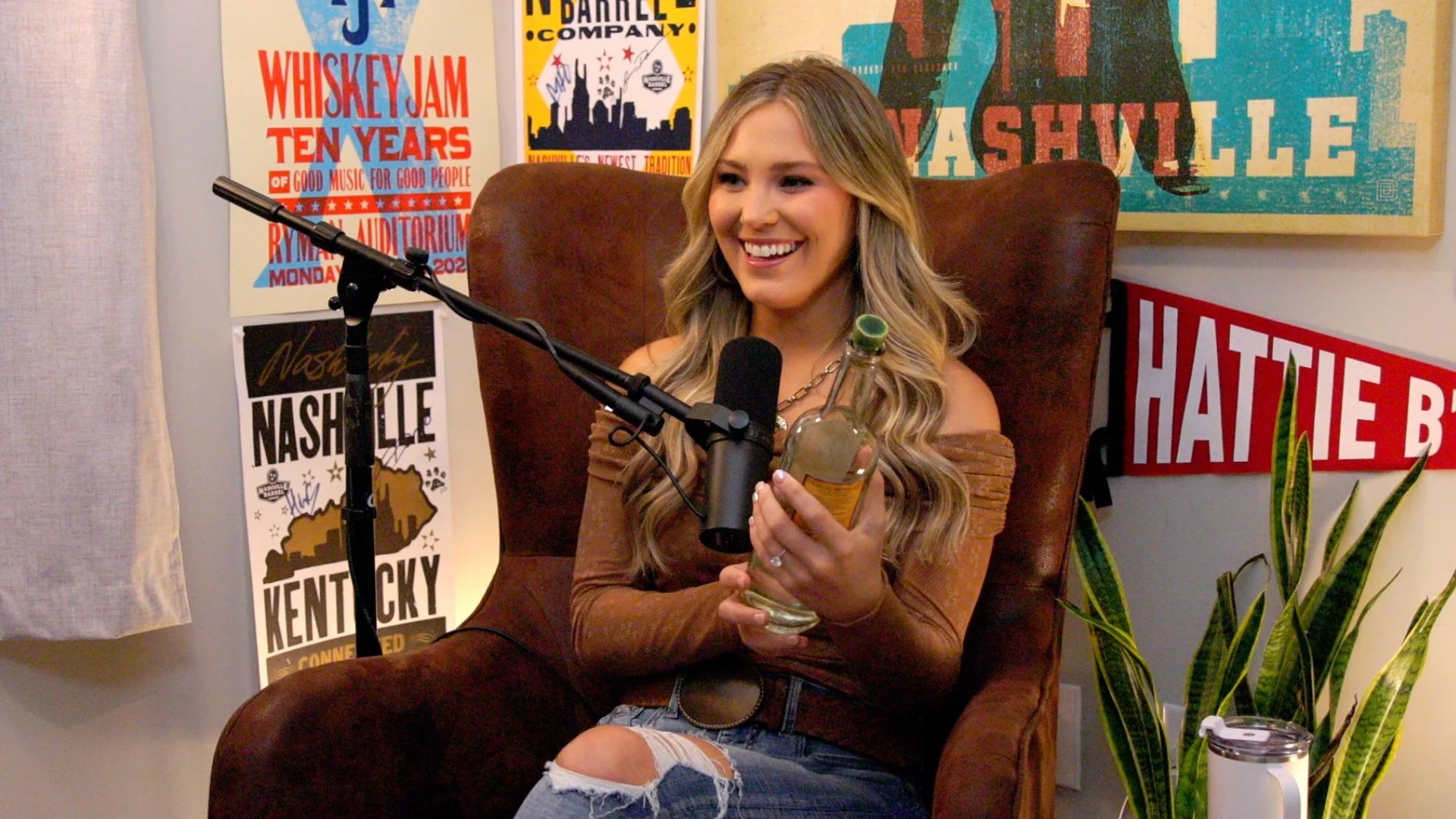 Country artist Karissa Ella talks about Growing Wings, her Ohio roots and songwriting on Heart of the Gulch.