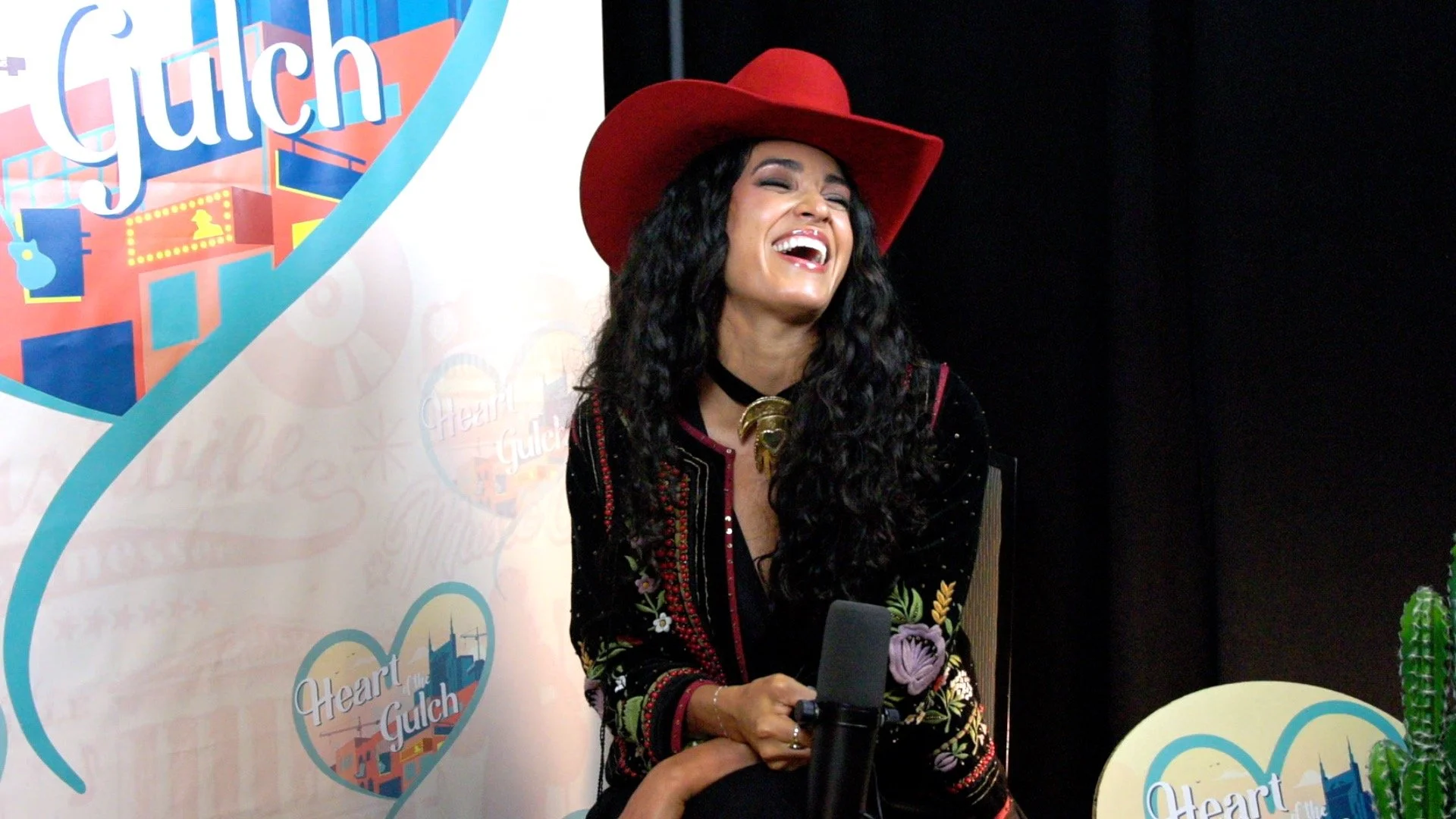 Country artist MŌRIAH Smallbone joins Heart of the Gulch to talk mariachi influences, Spanish lyrics, and her journey in country music.