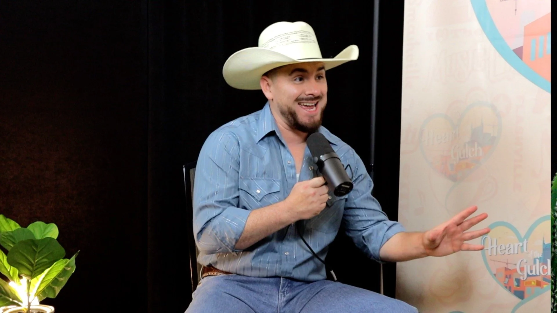 Tony Mendoza, host of Heart of the Gulch, interviews Jenna Paulette about Texas country, “High Noon,” ranch life, and traditional country music.