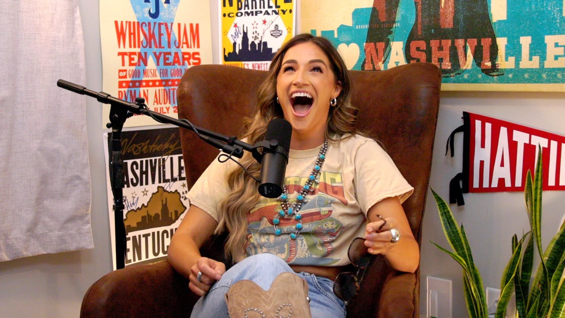 Grace Leer talks American Idol, her journey from Division I soccer to Nashville, and building her career as a country singer-songwriter on Heart of the Gulch.