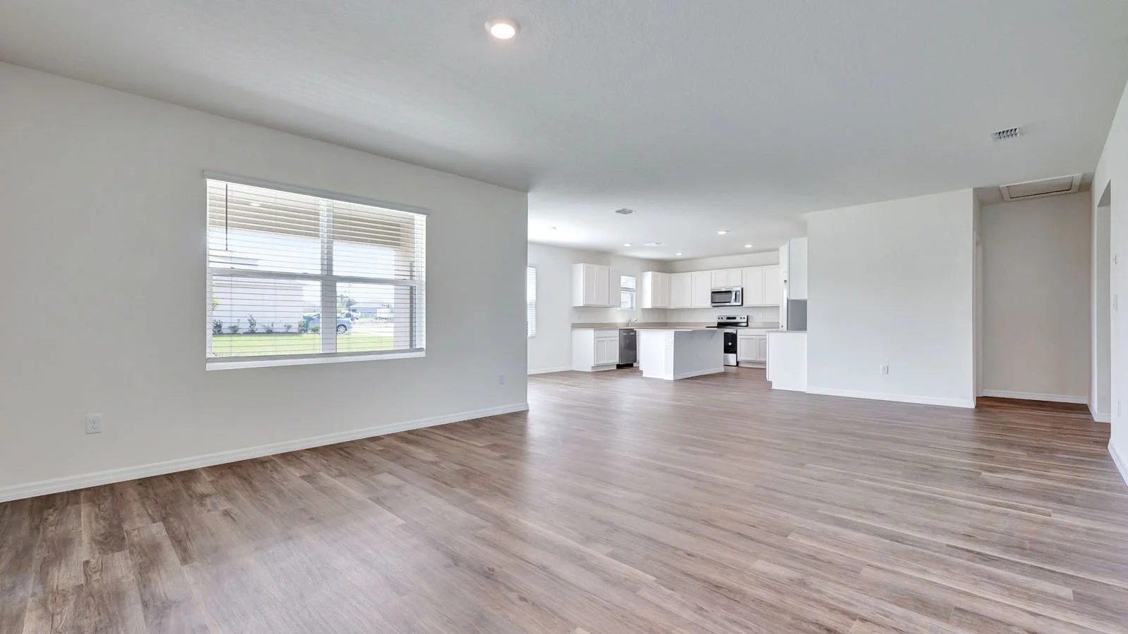 4_Living_Room.jpg