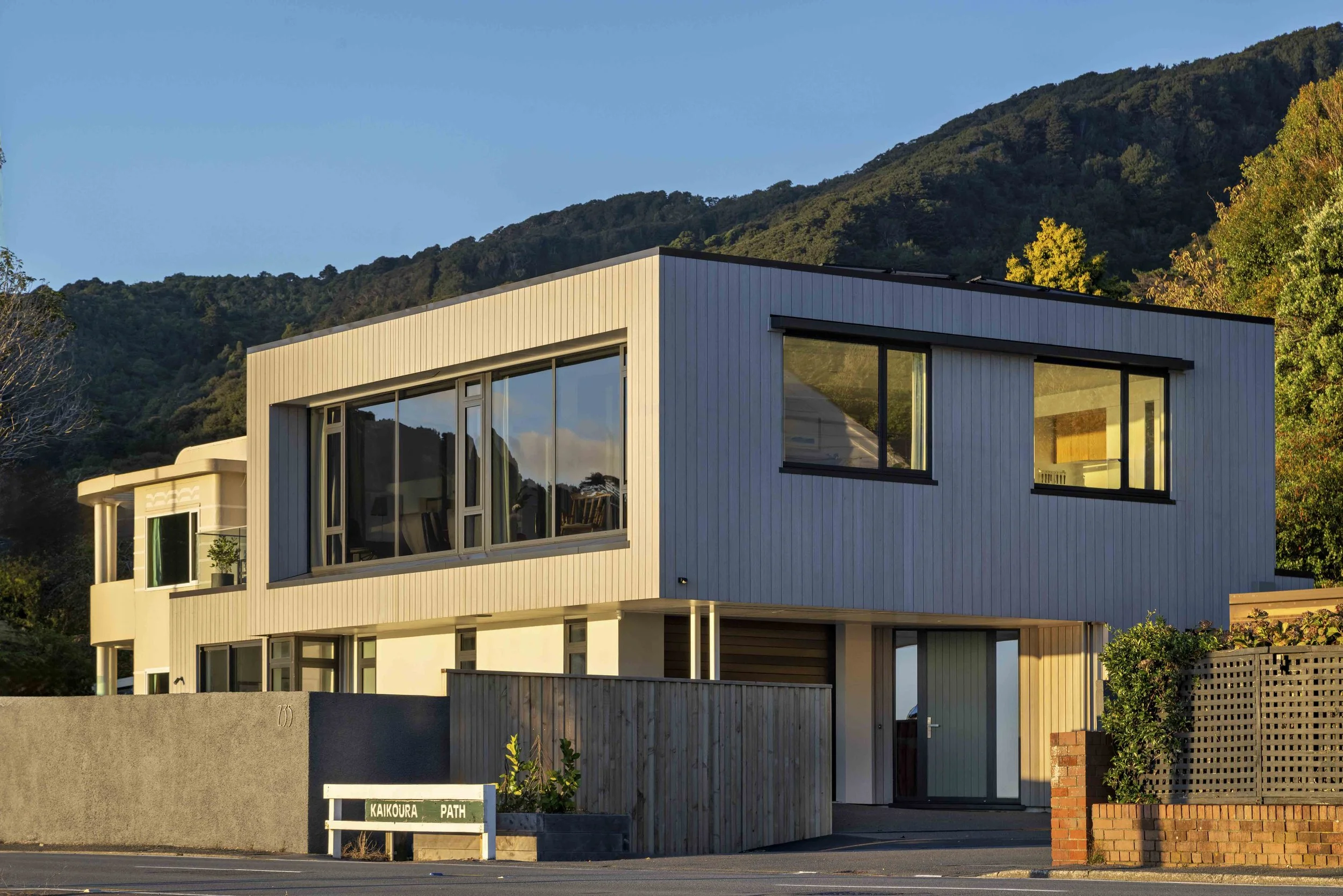 Lowry Bay House