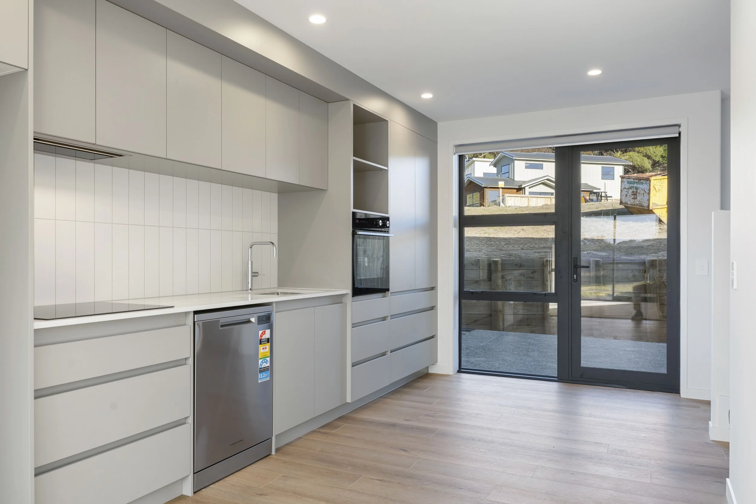 Full but compact kitchen